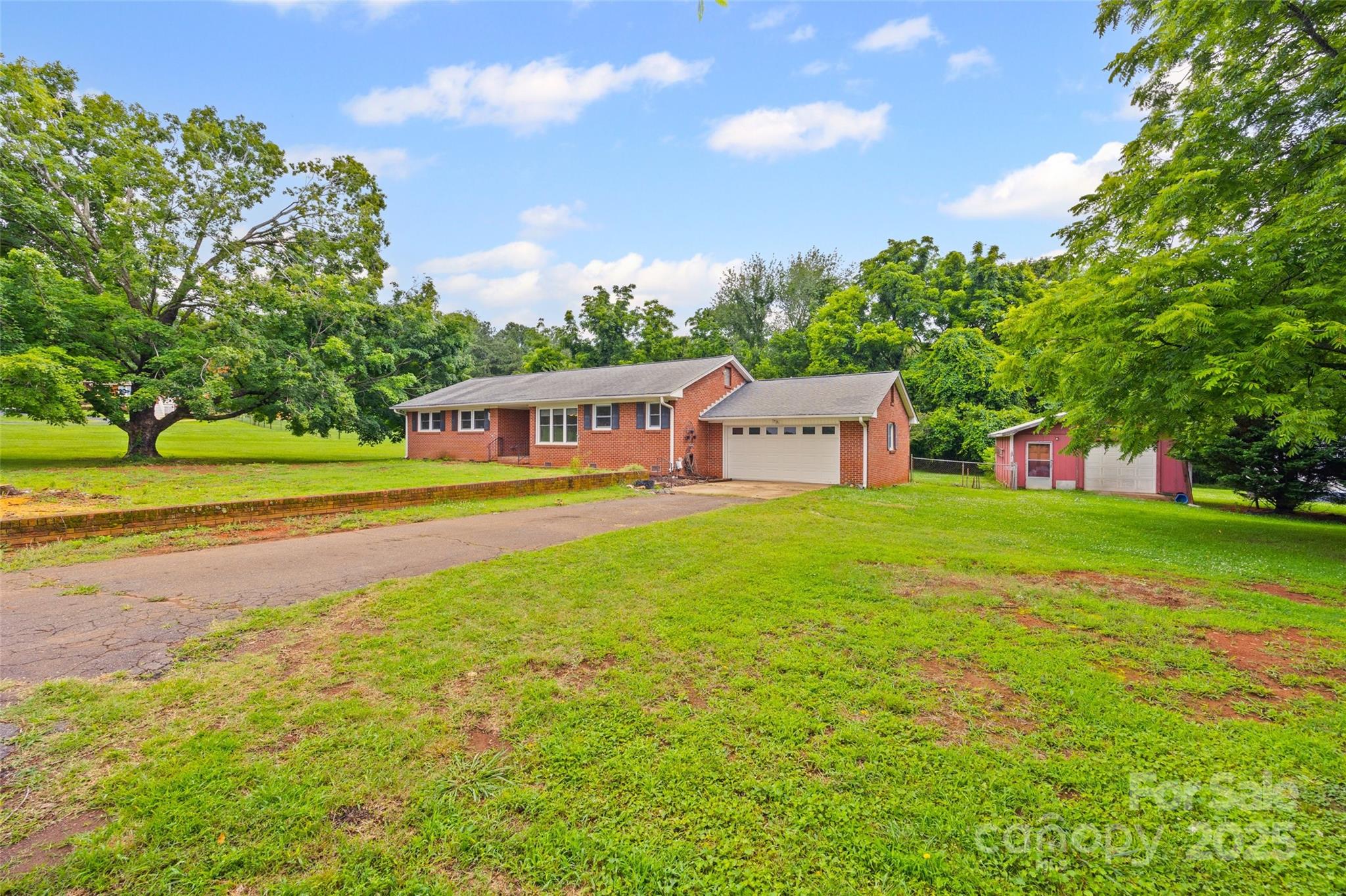 2178 Tryon Courthouse Road Property Photo 1