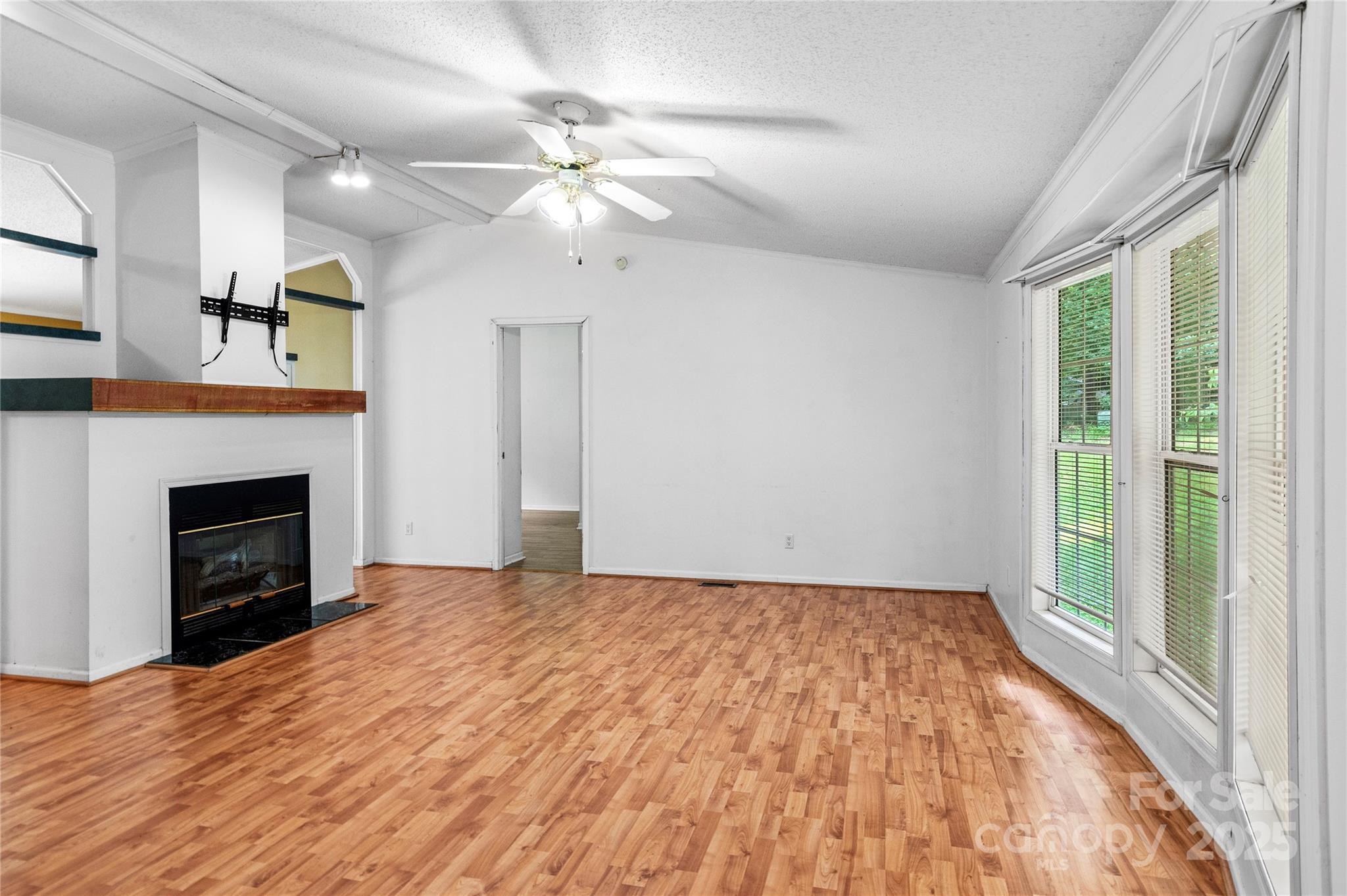 103 Forest Drive Property Photo 4