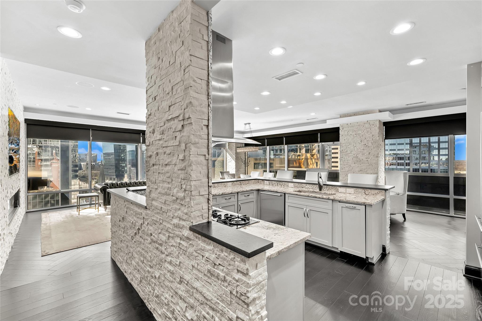 435 S Tryon Street Property Photo 7