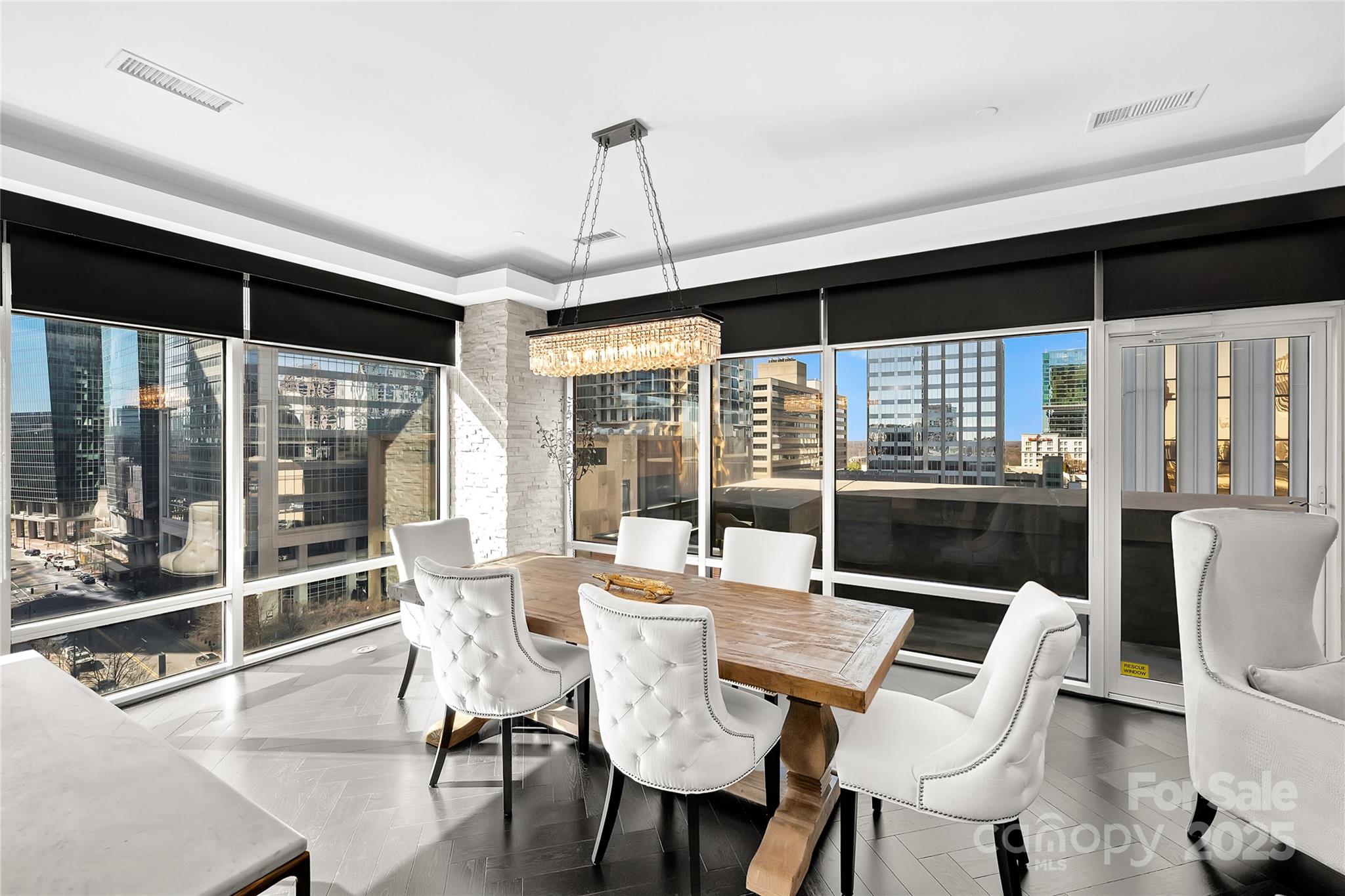 435 S Tryon Street Property Photo 10