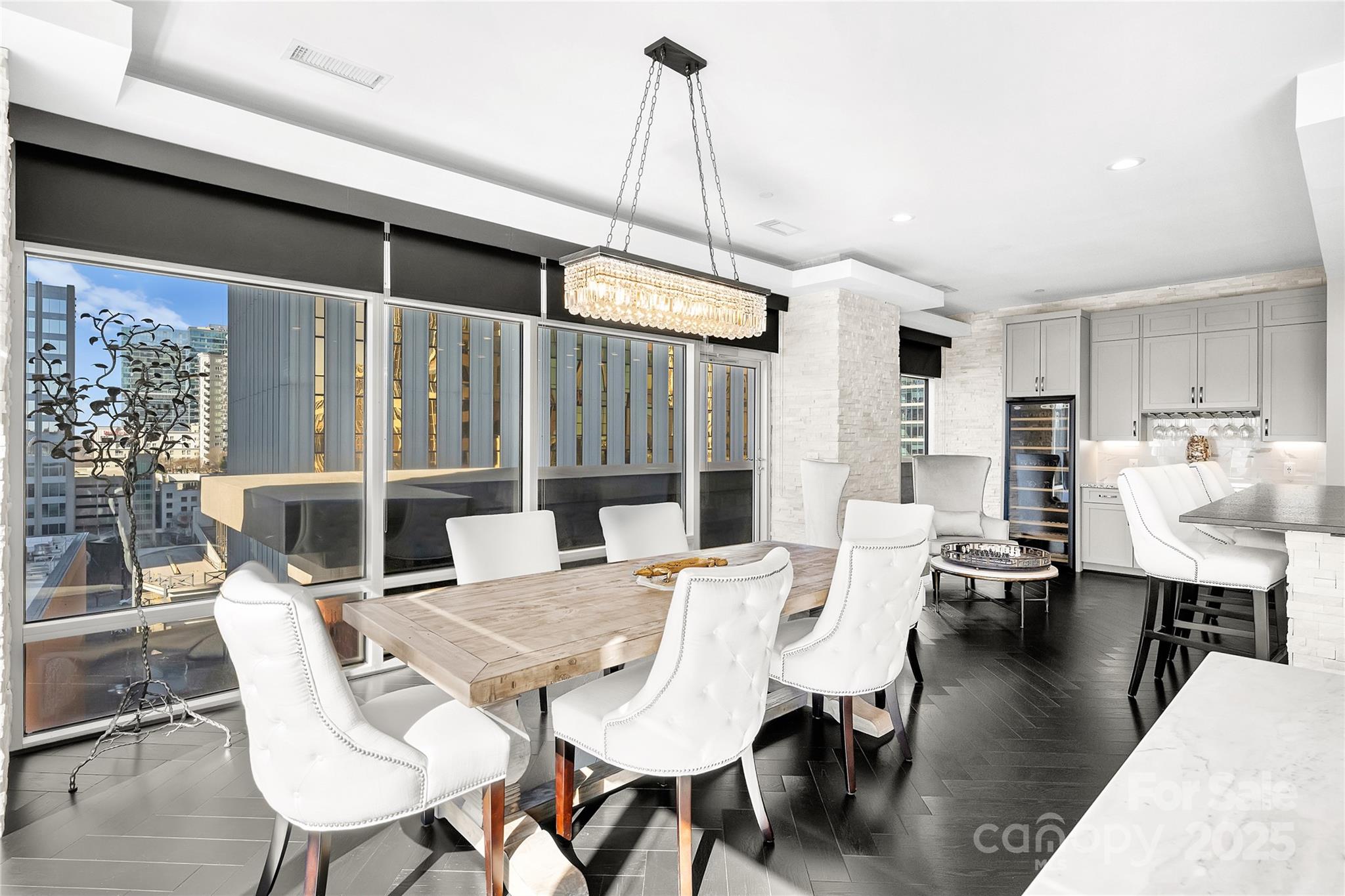 435 S Tryon Street Property Photo 12