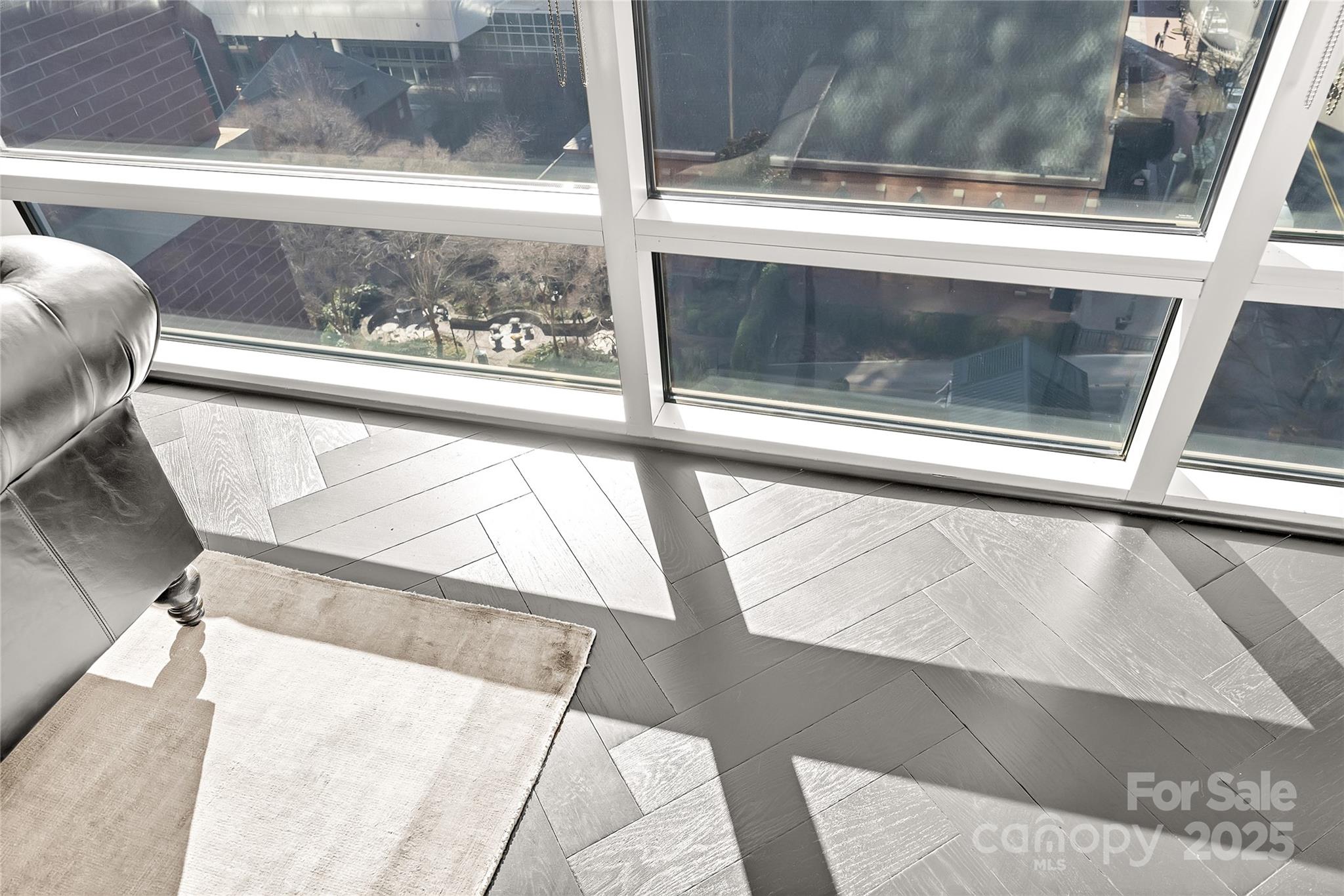 435 S Tryon Street Property Photo 26