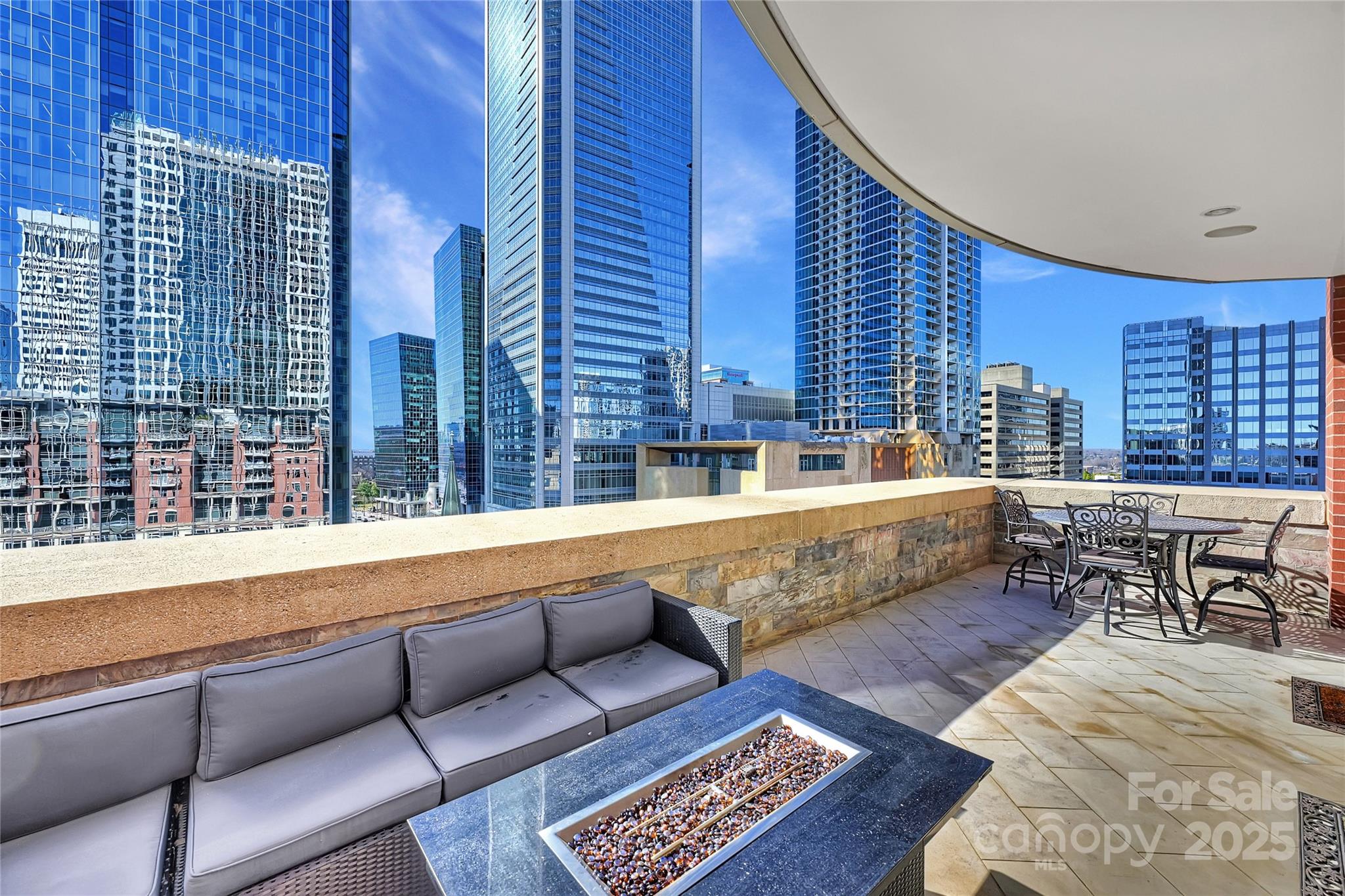 435 S Tryon Street Property Photo 27