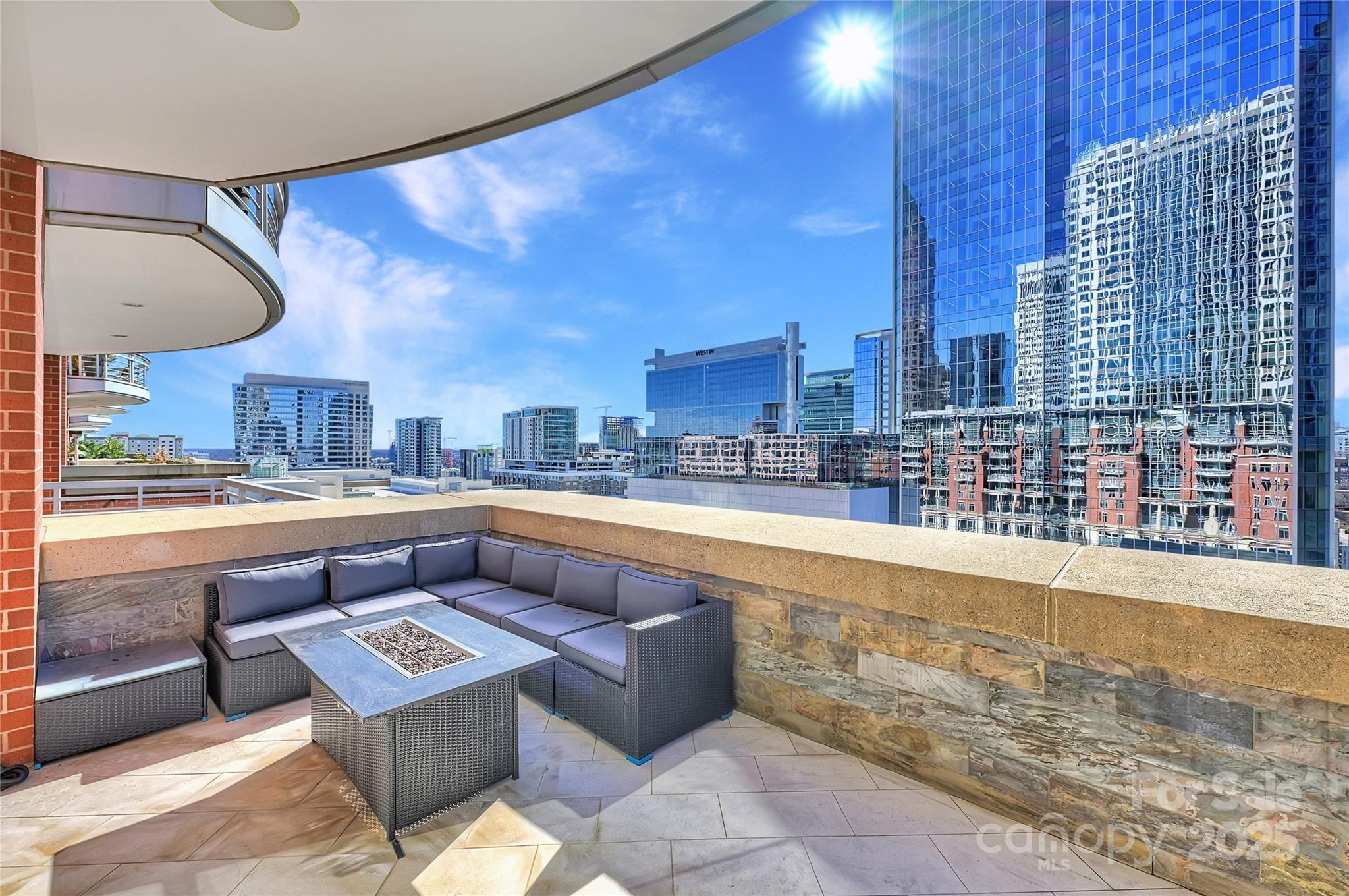 435 S Tryon Street Property Photo 29