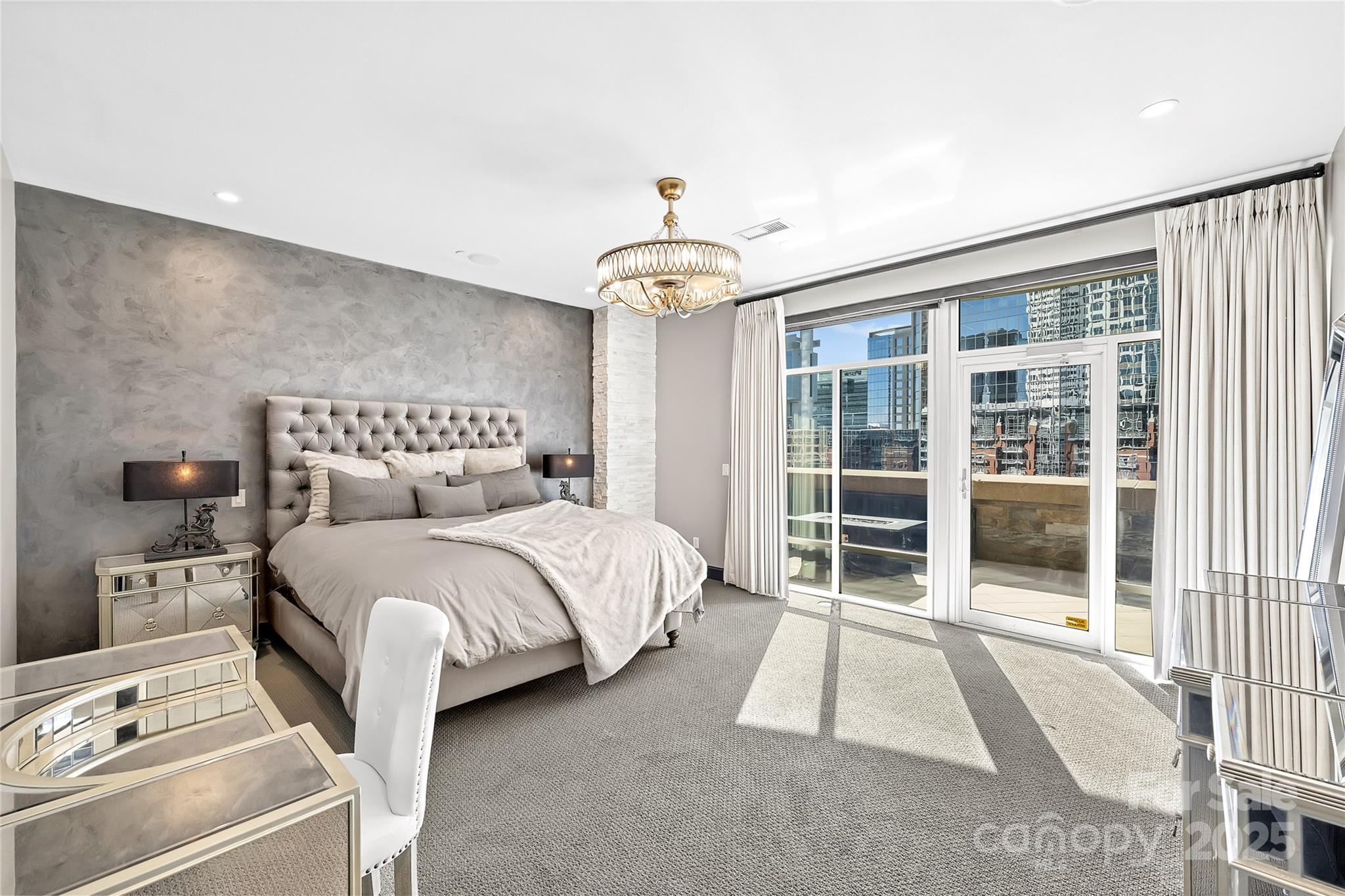 435 S Tryon Street Property Photo 31