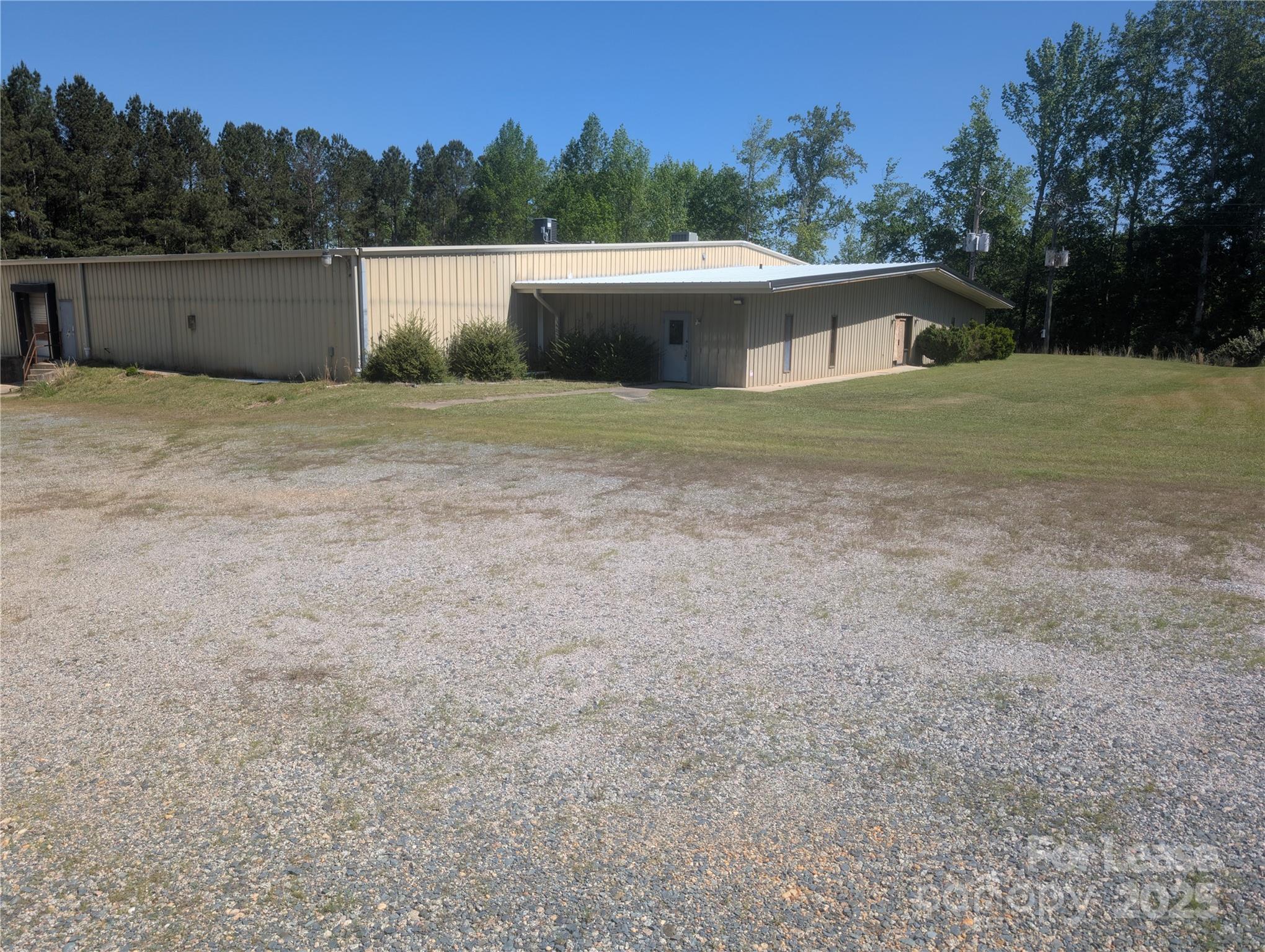 493 Anson Apparel Shirt Road Property Photo 2