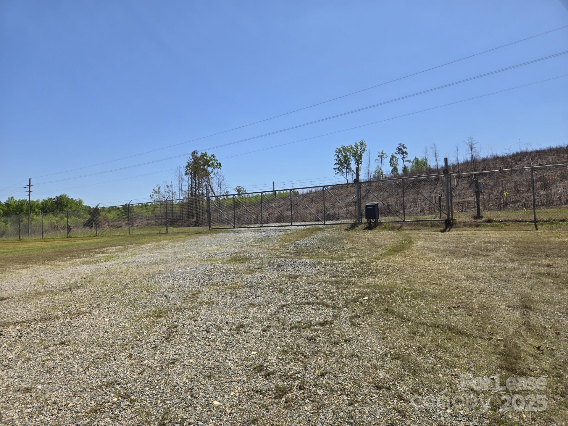 493 Anson Apparel Shirt Road Property Photo 3