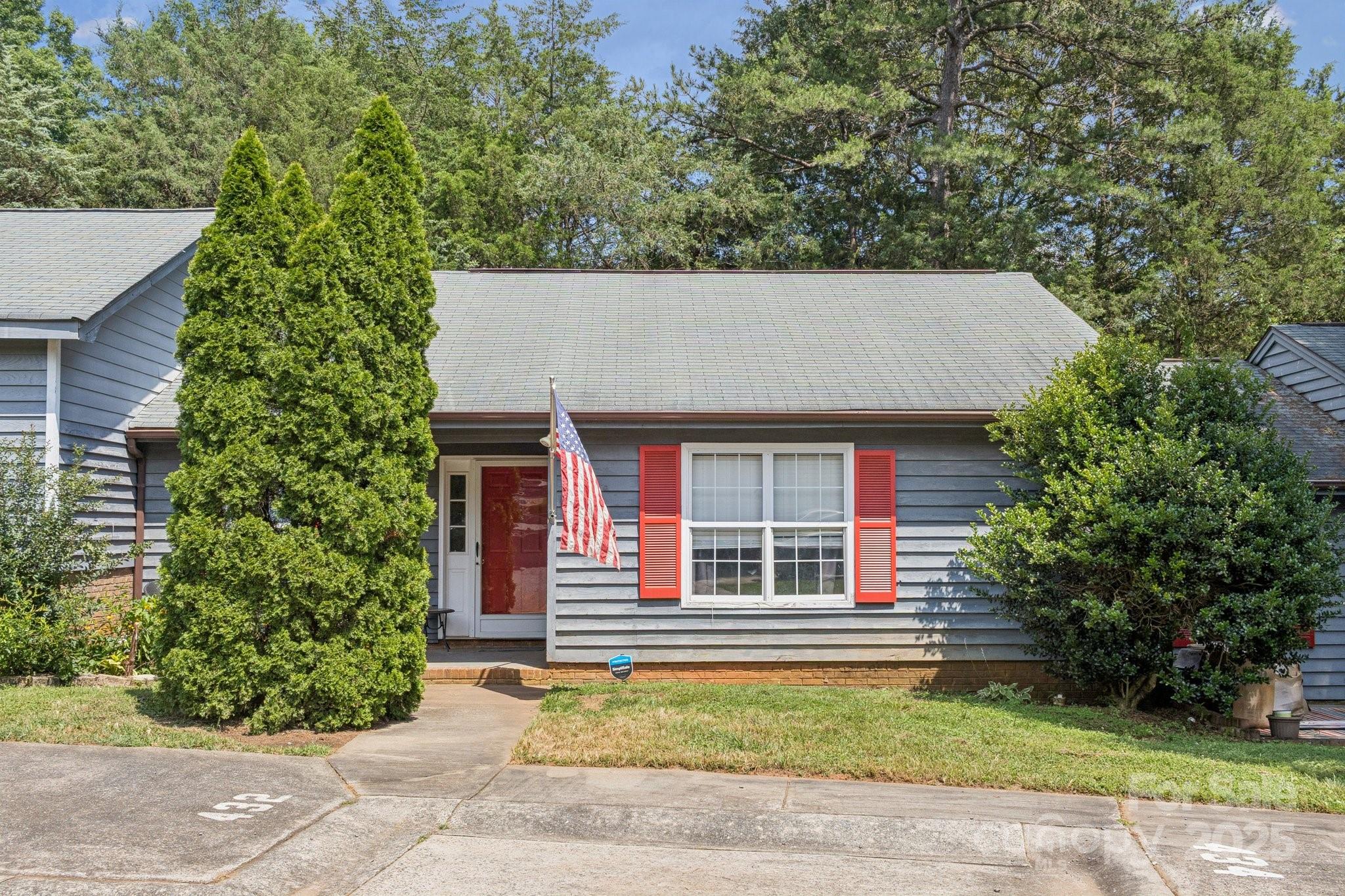 432 English Ivy Court Property Photo 1