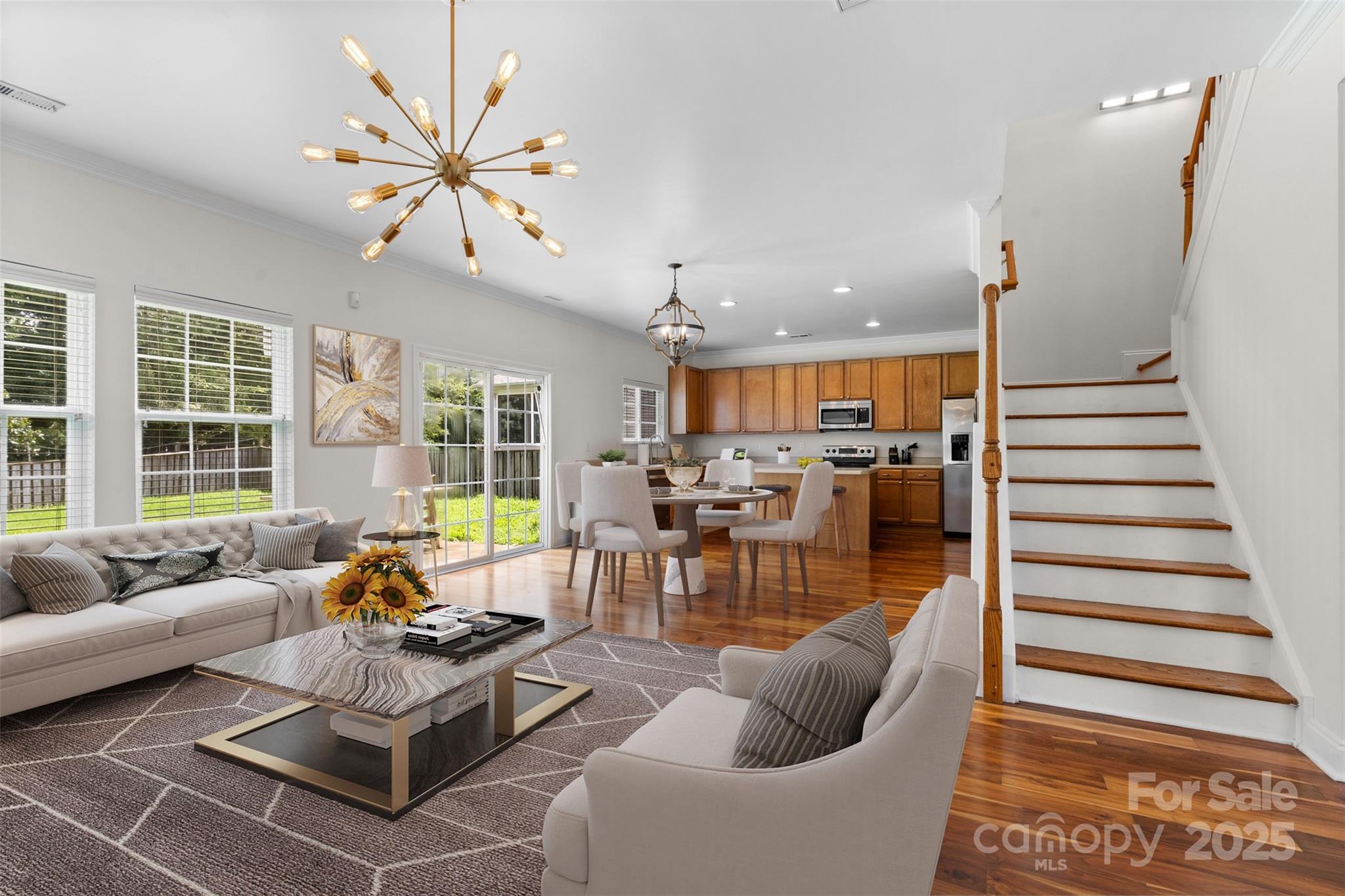 15115 Superior Street Property Photo 6