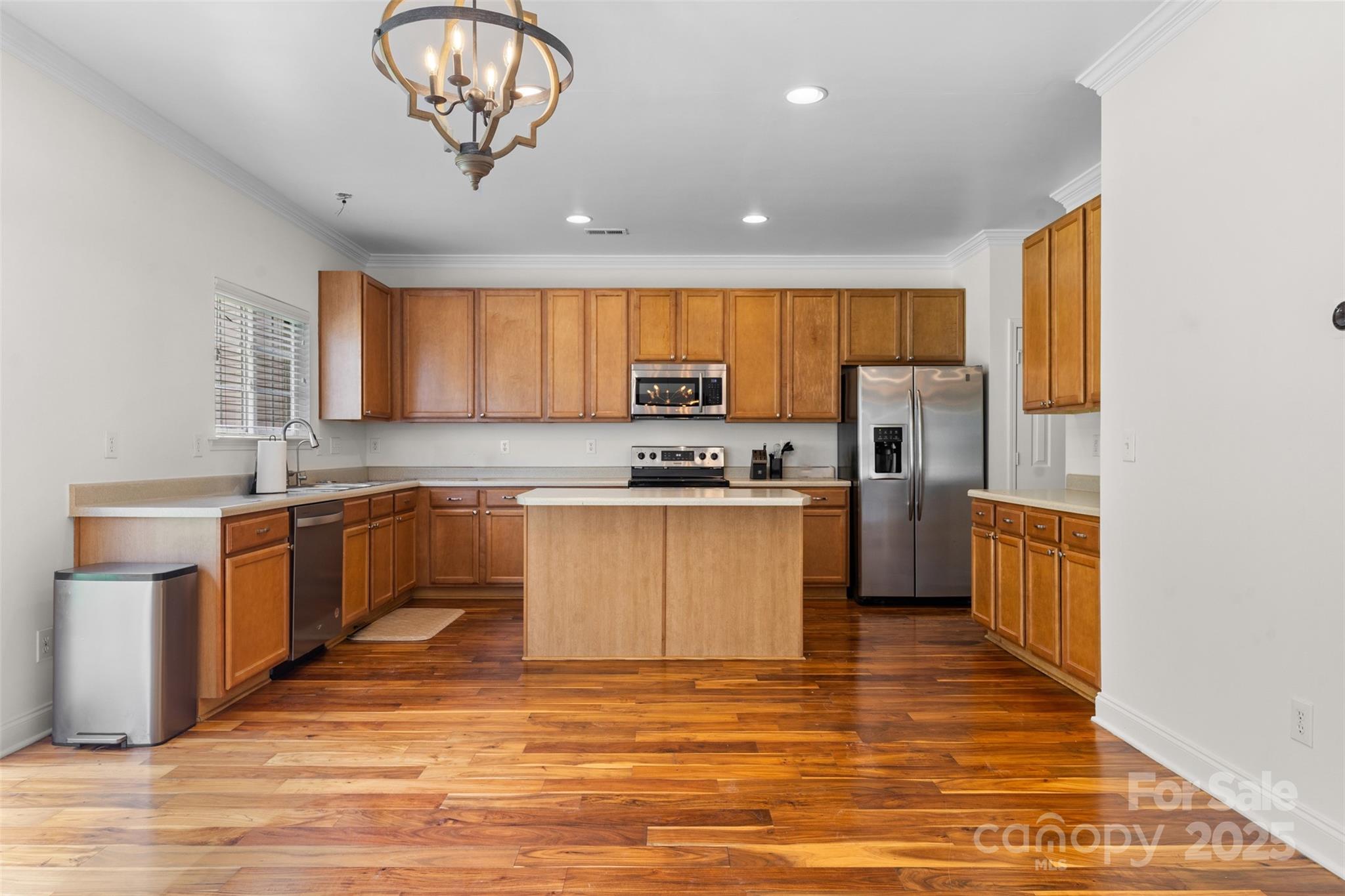 15115 Superior Street Property Photo 7