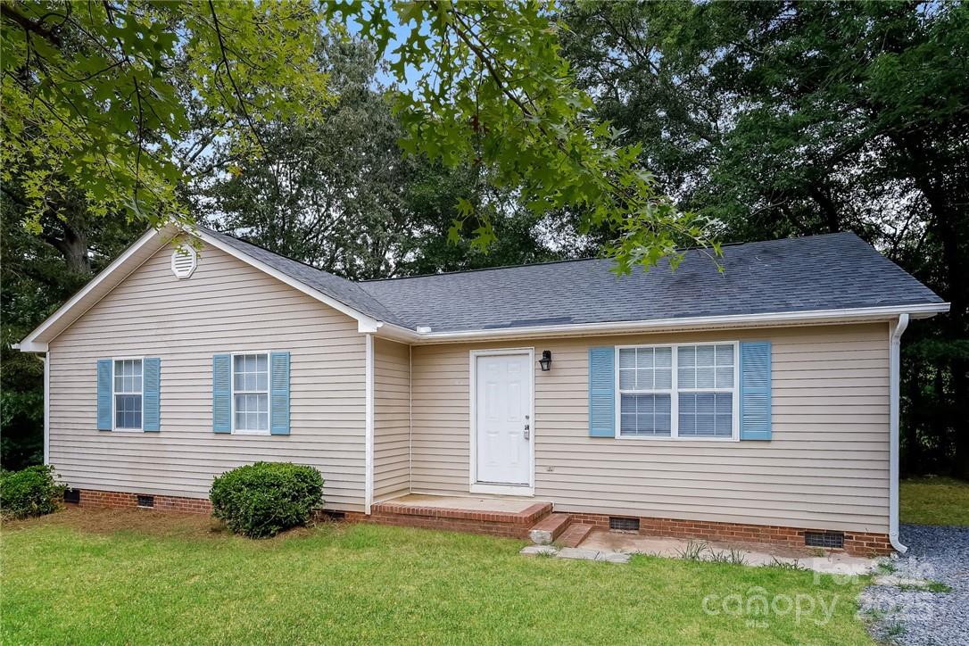 201 Killian Circle Property Photo 1