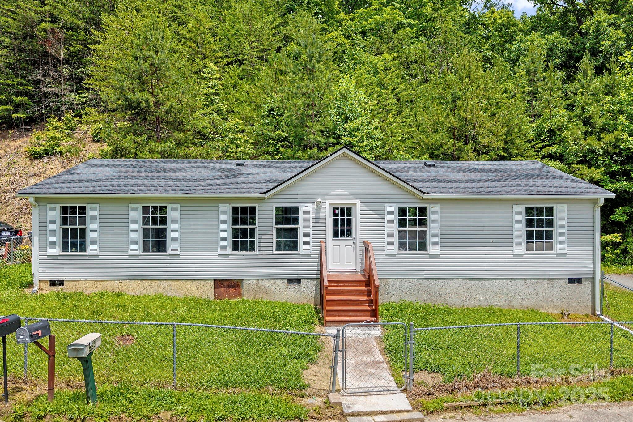 518 Primrose Drive Property Photo 1