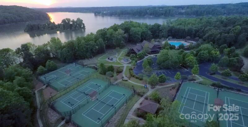 14229 Roe Buck Meadow Lane Property Photo 48