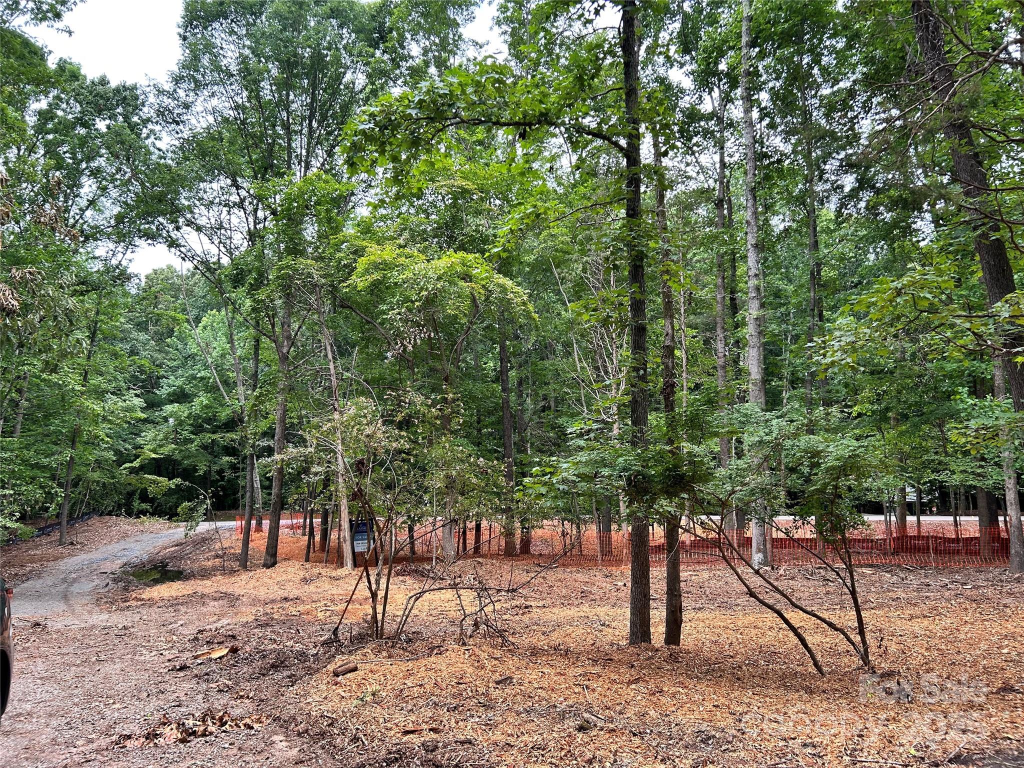 3415 Lakeside Drive Property Photo 2