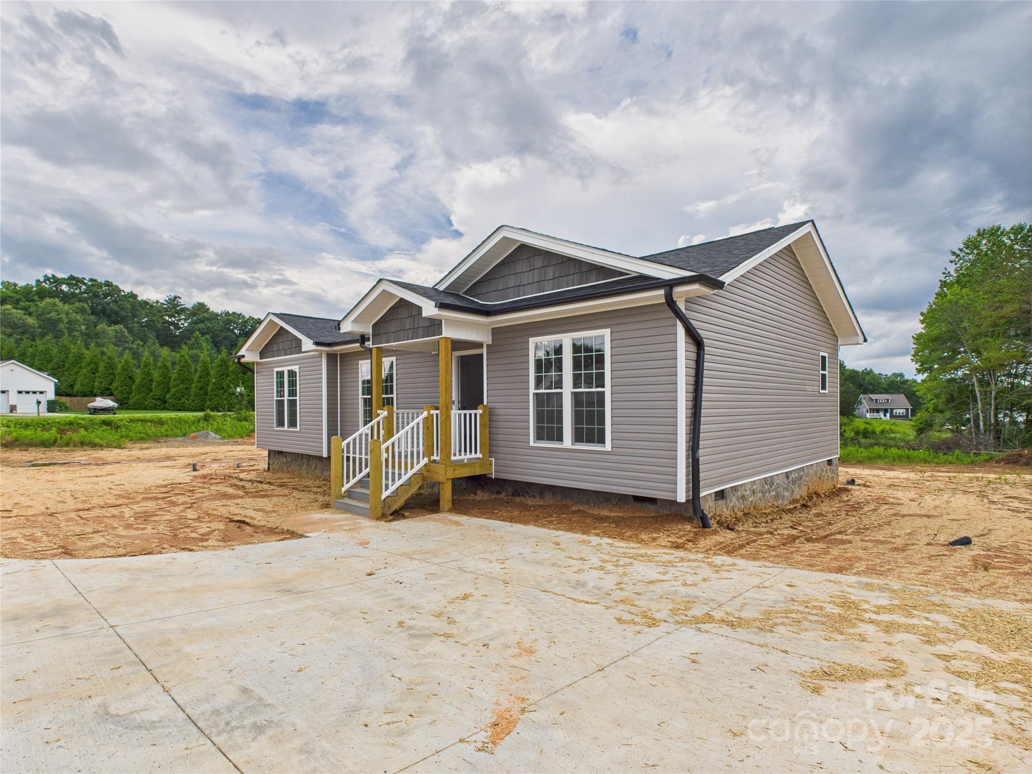 3016 Icard Rhodhiss Road Property Photo 1