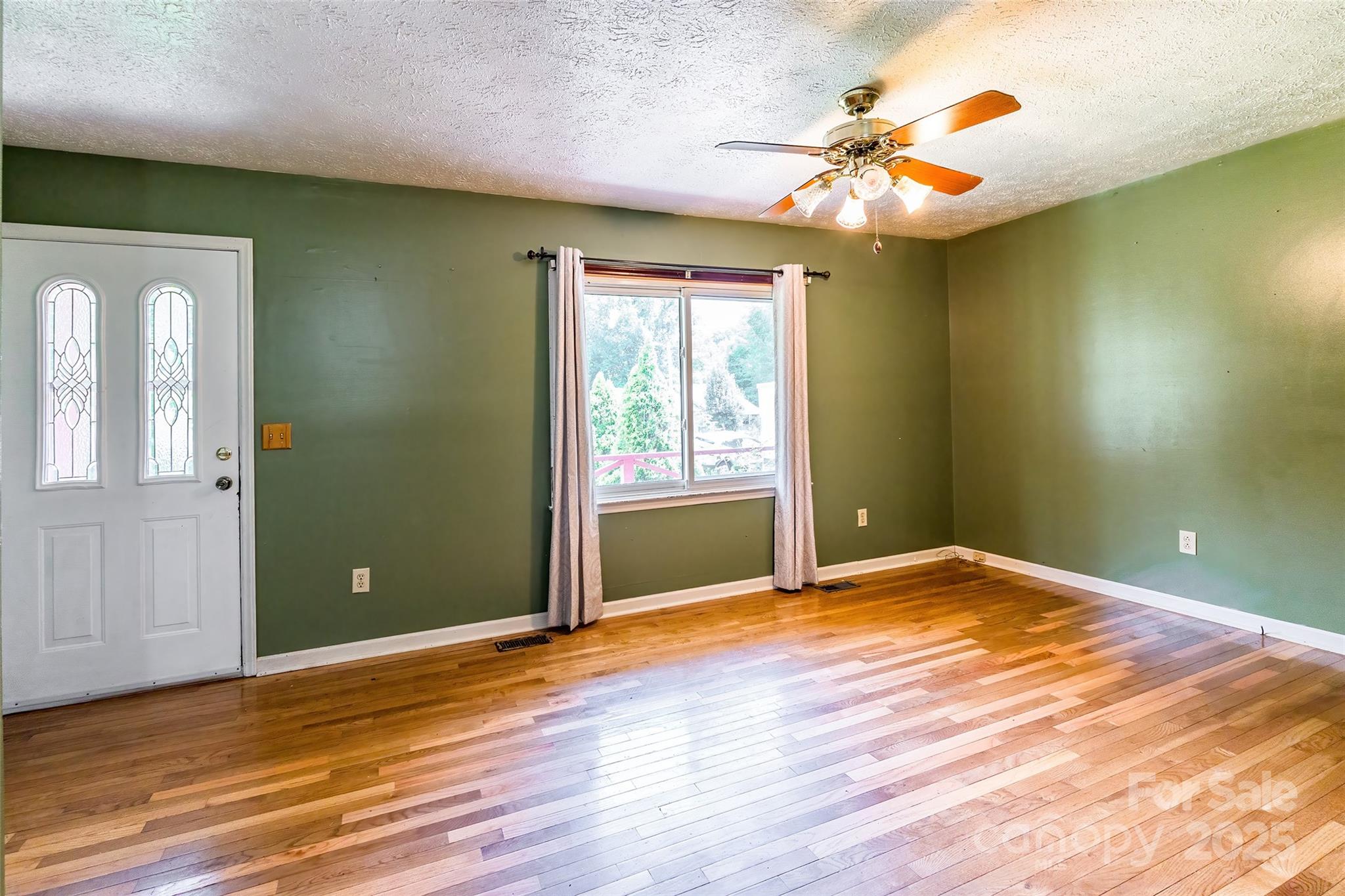 2675 Tablerock Road Property Photo 4