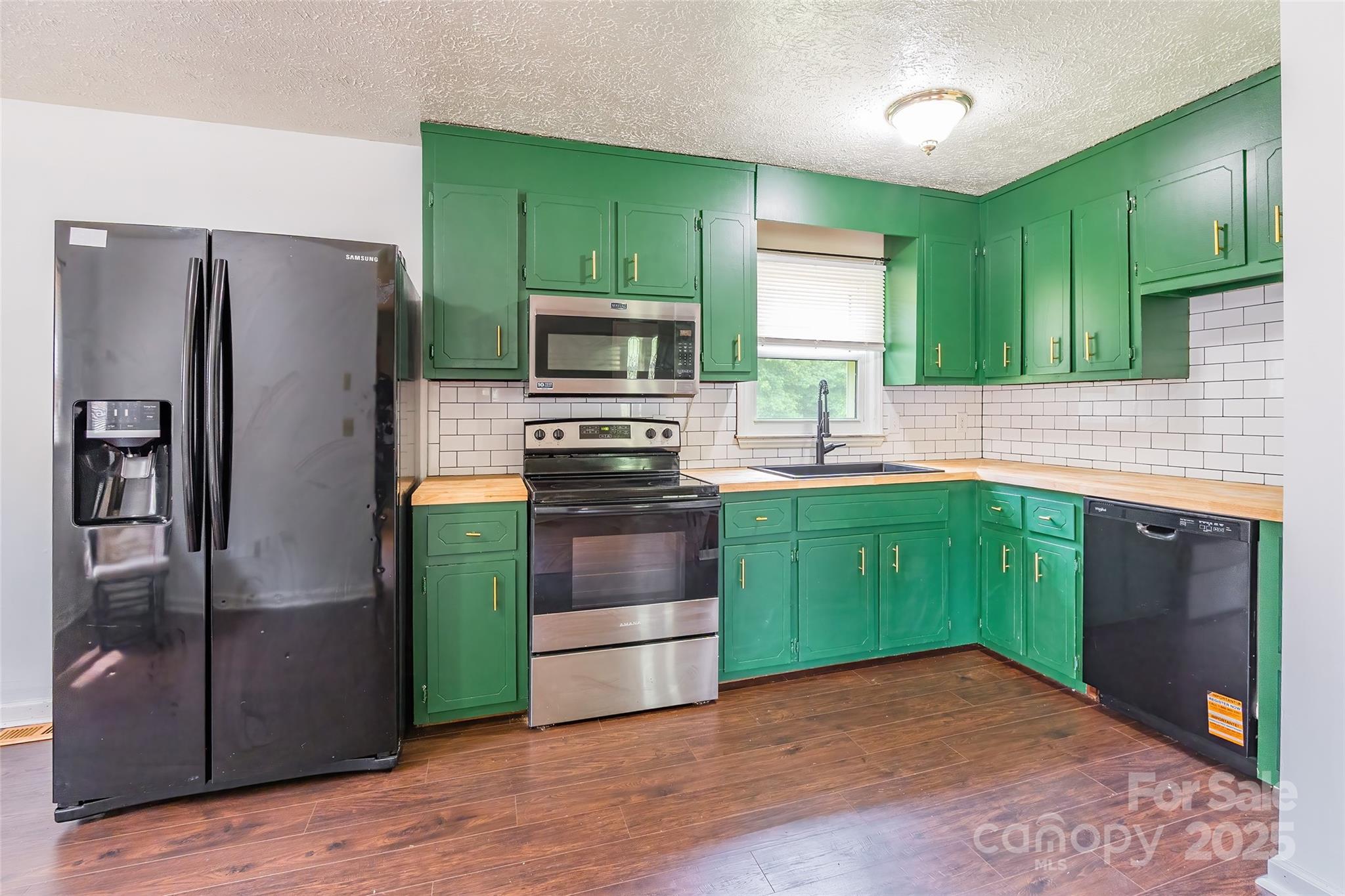 2675 Tablerock Road Property Photo 6