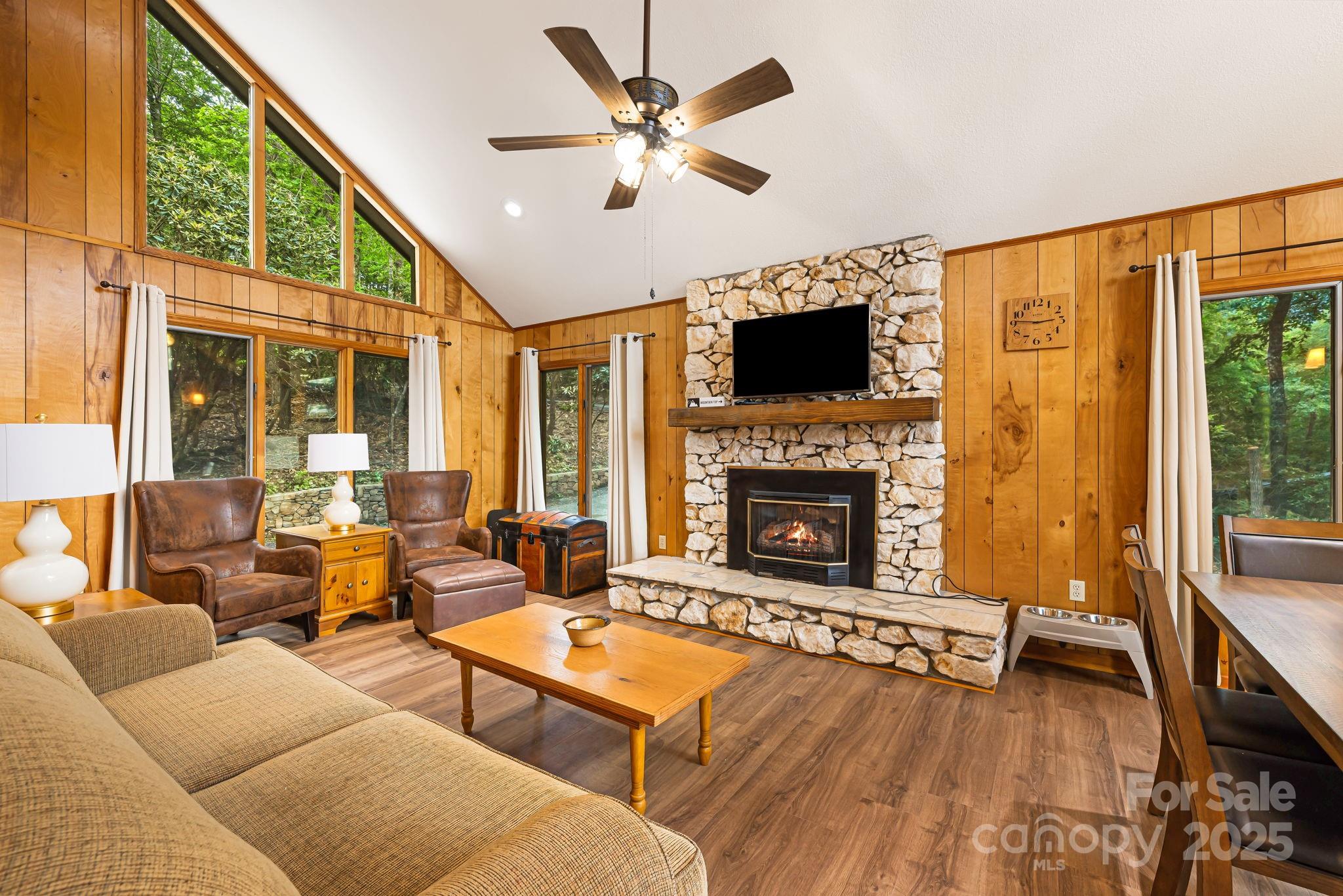 285 Fairway Loop 7 Property Photo 8