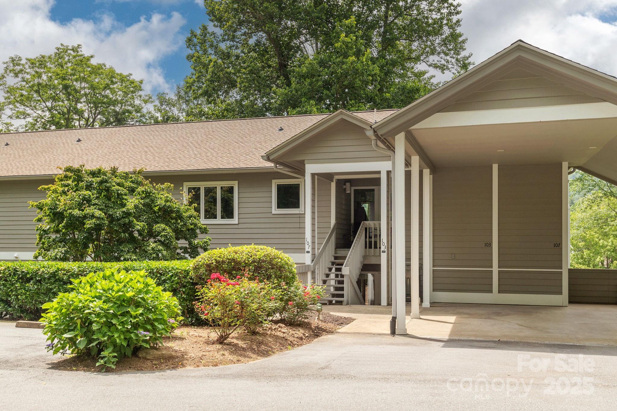 103 Golfside Drive Property Photo 1