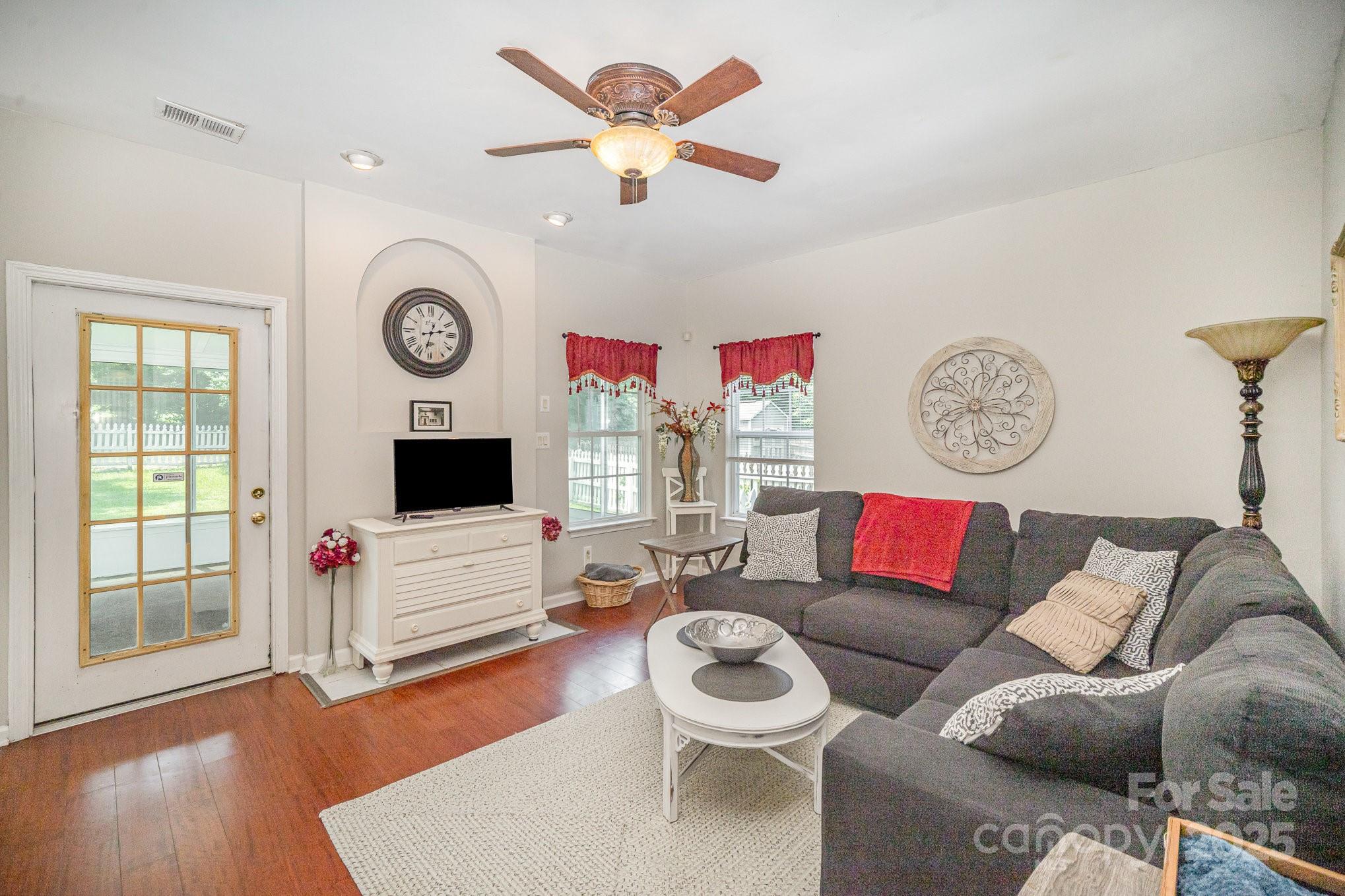 4835 Chesney Street Property Photo 15