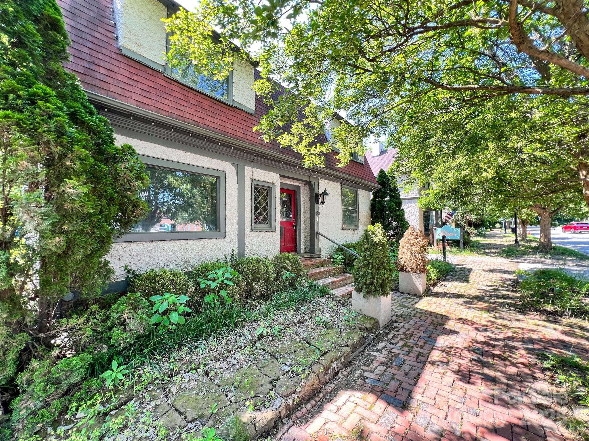 1 Swan Street Property Photo 2