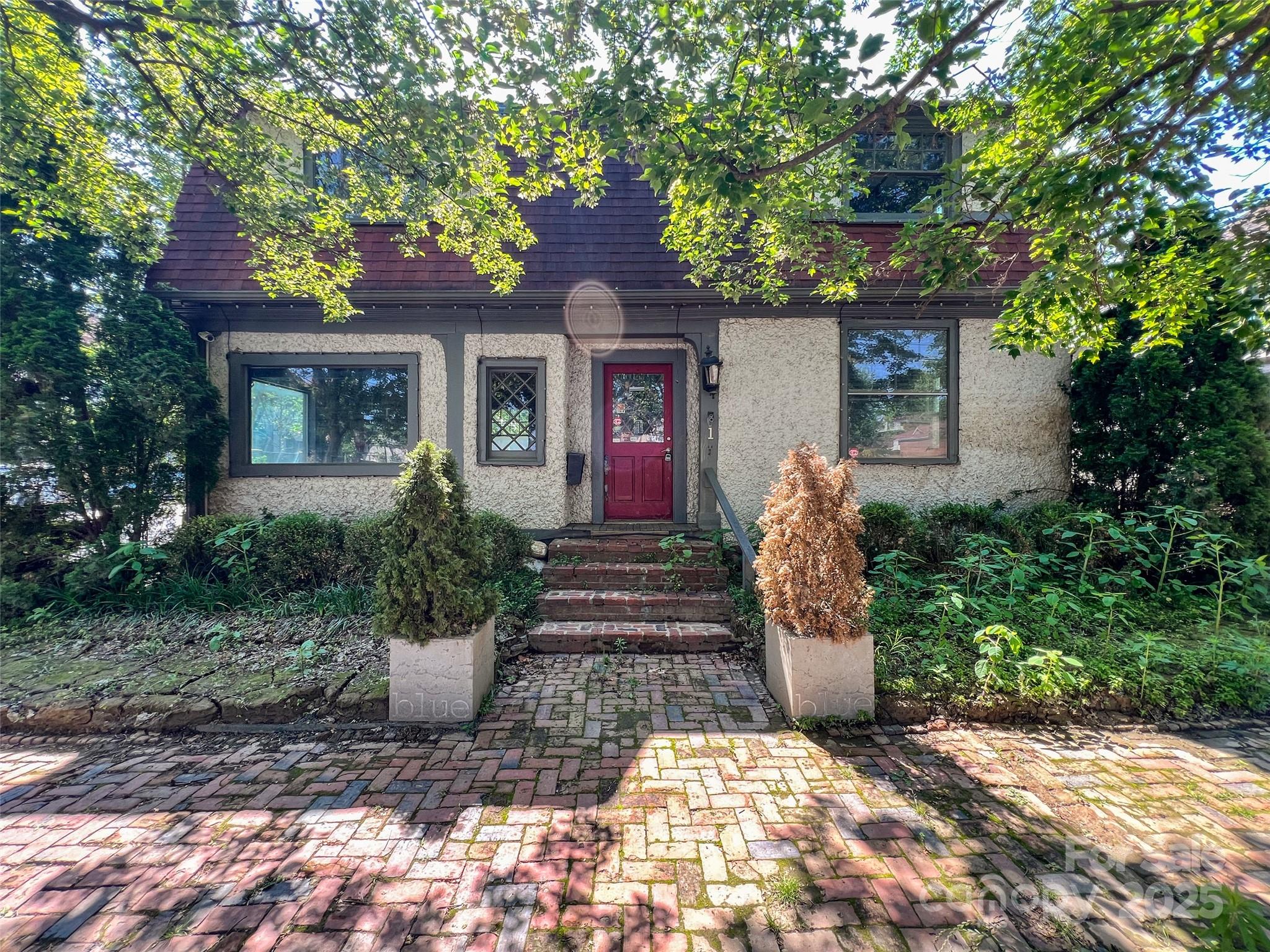 1 Swan Street Property Photo 4