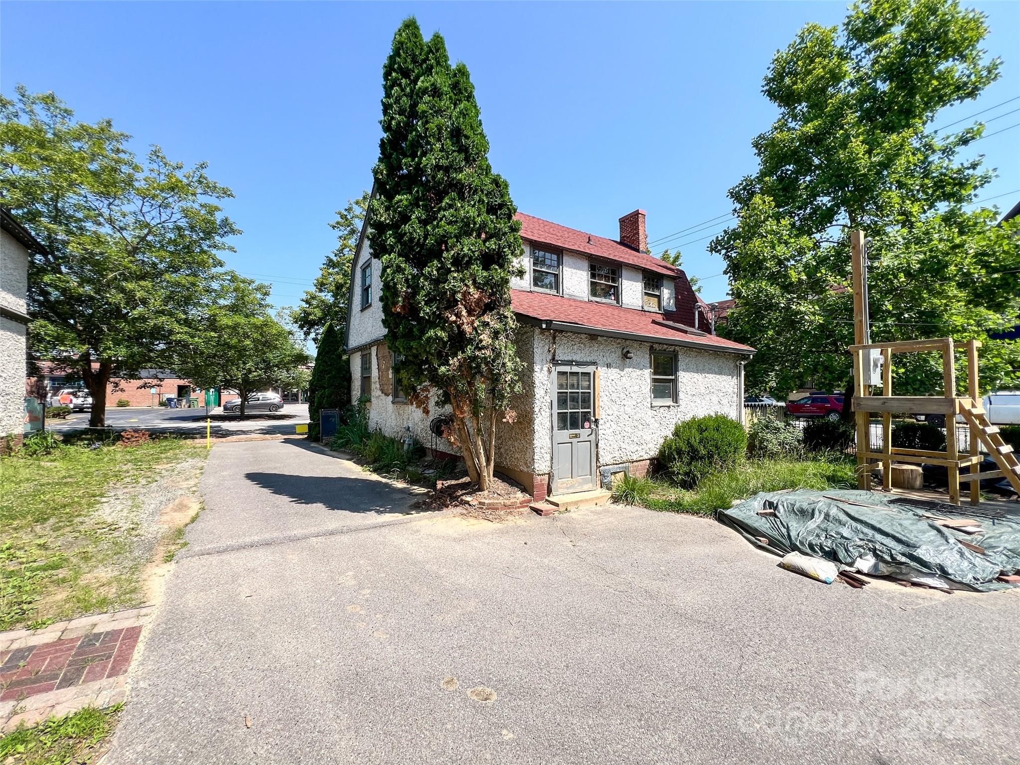 1 Swan Street Property Photo 11