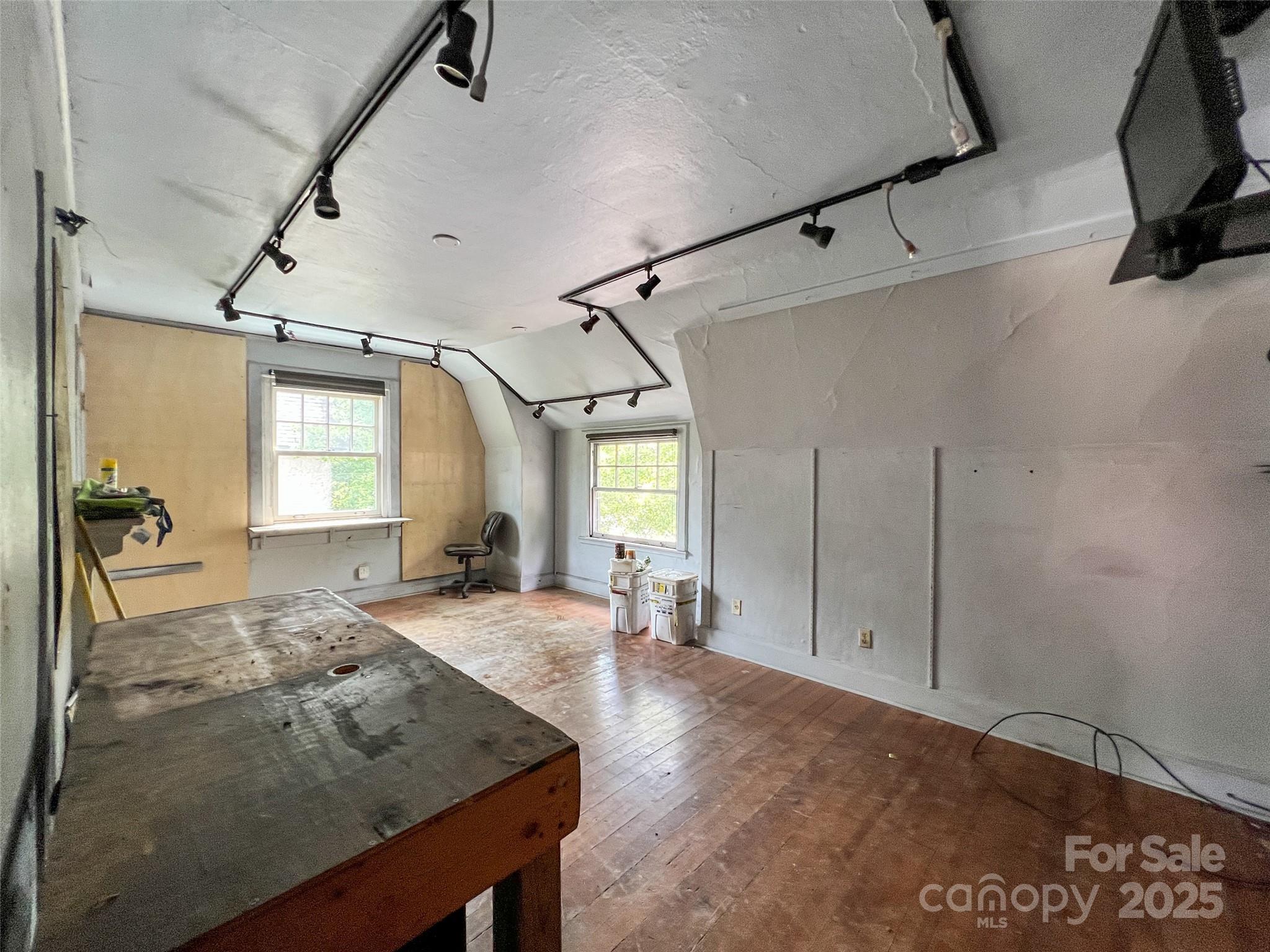 1 Swan Street Property Photo 36