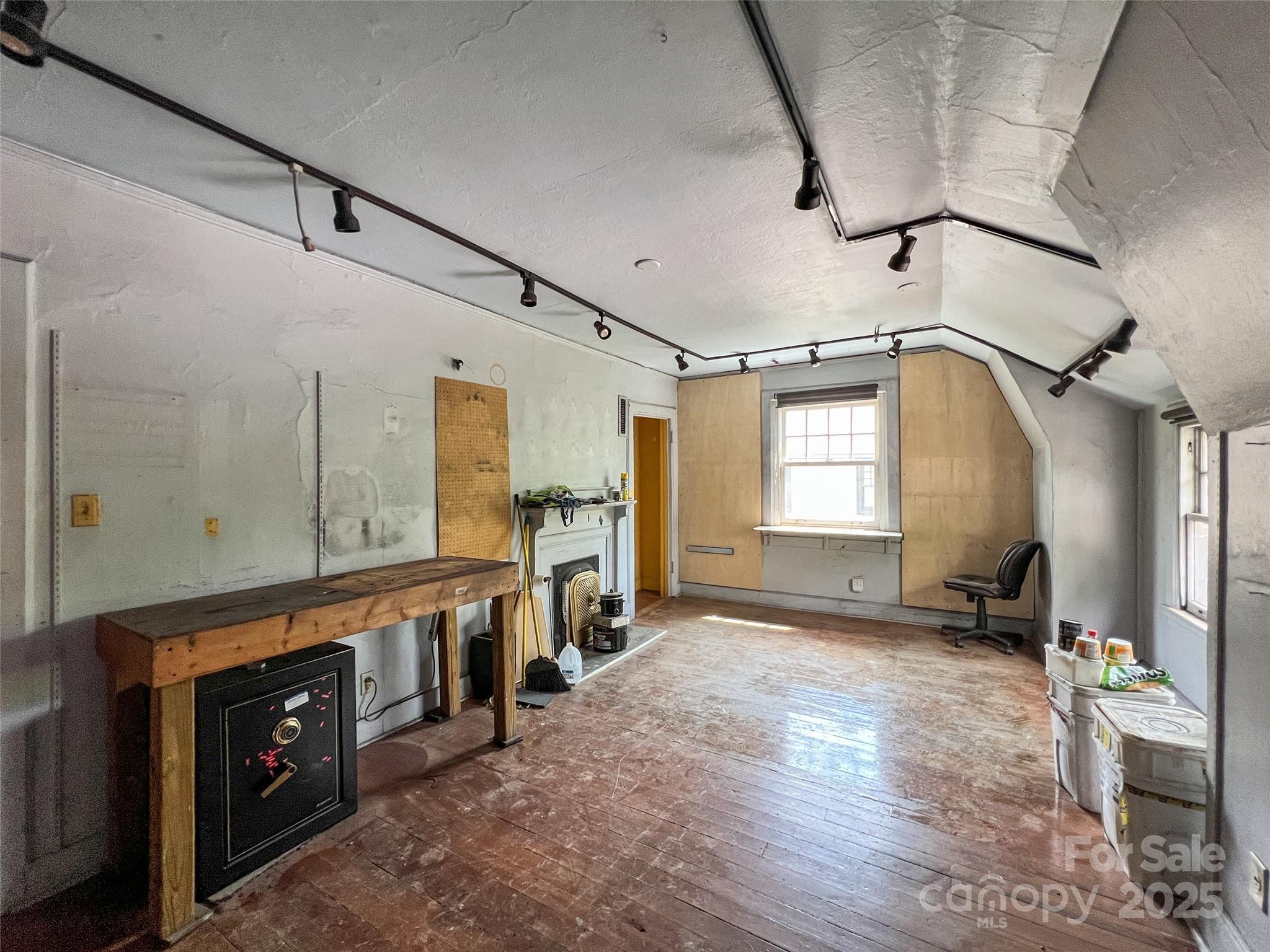 1 Swan Street Property Photo 37