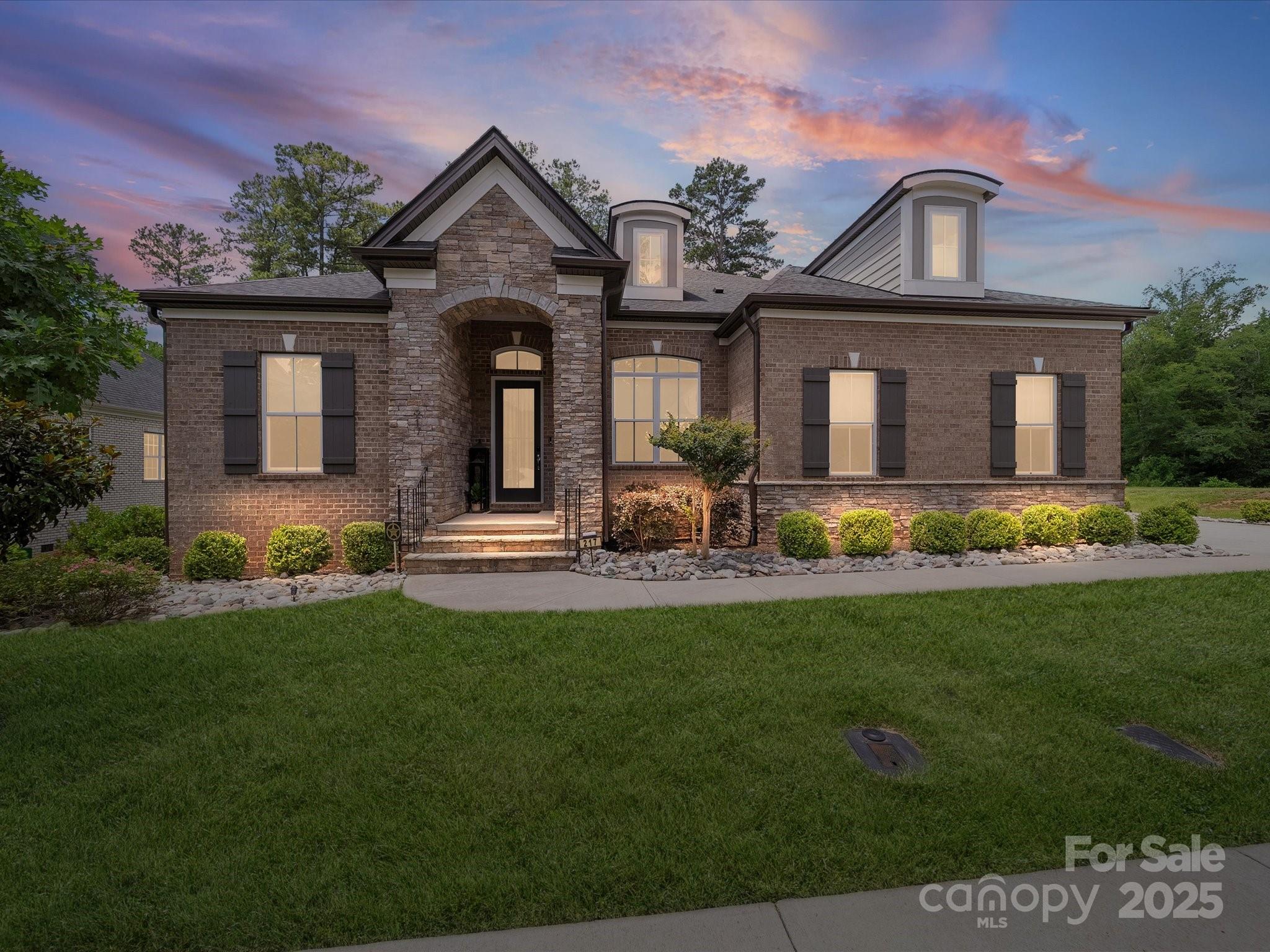 217 Turtleback Ridge Property Photo 1