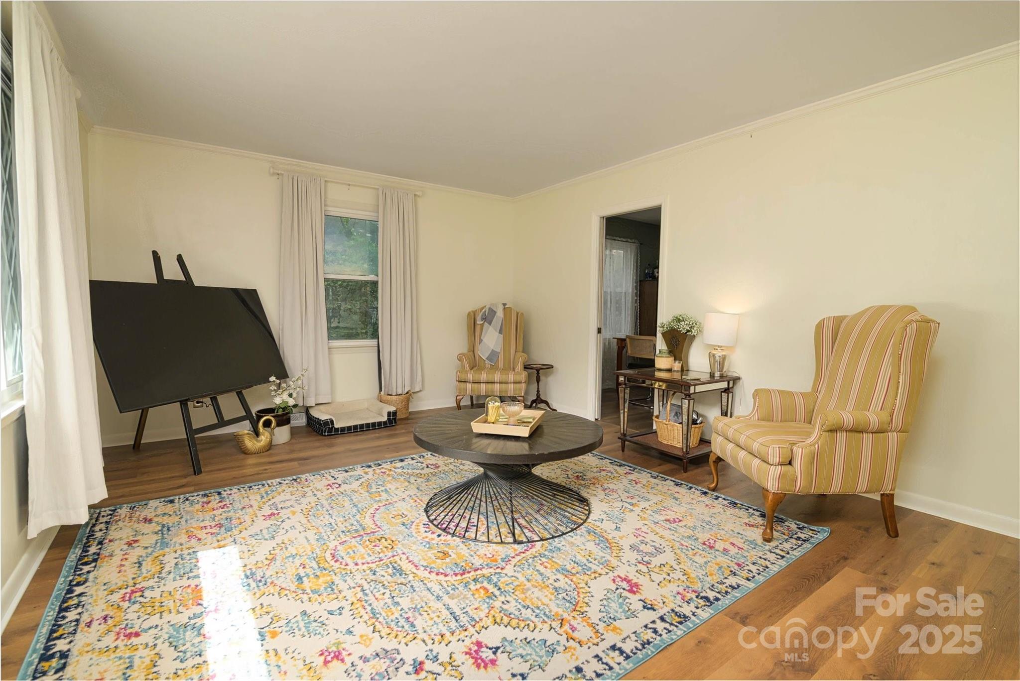 121 Pelham Lane Property Photo 4