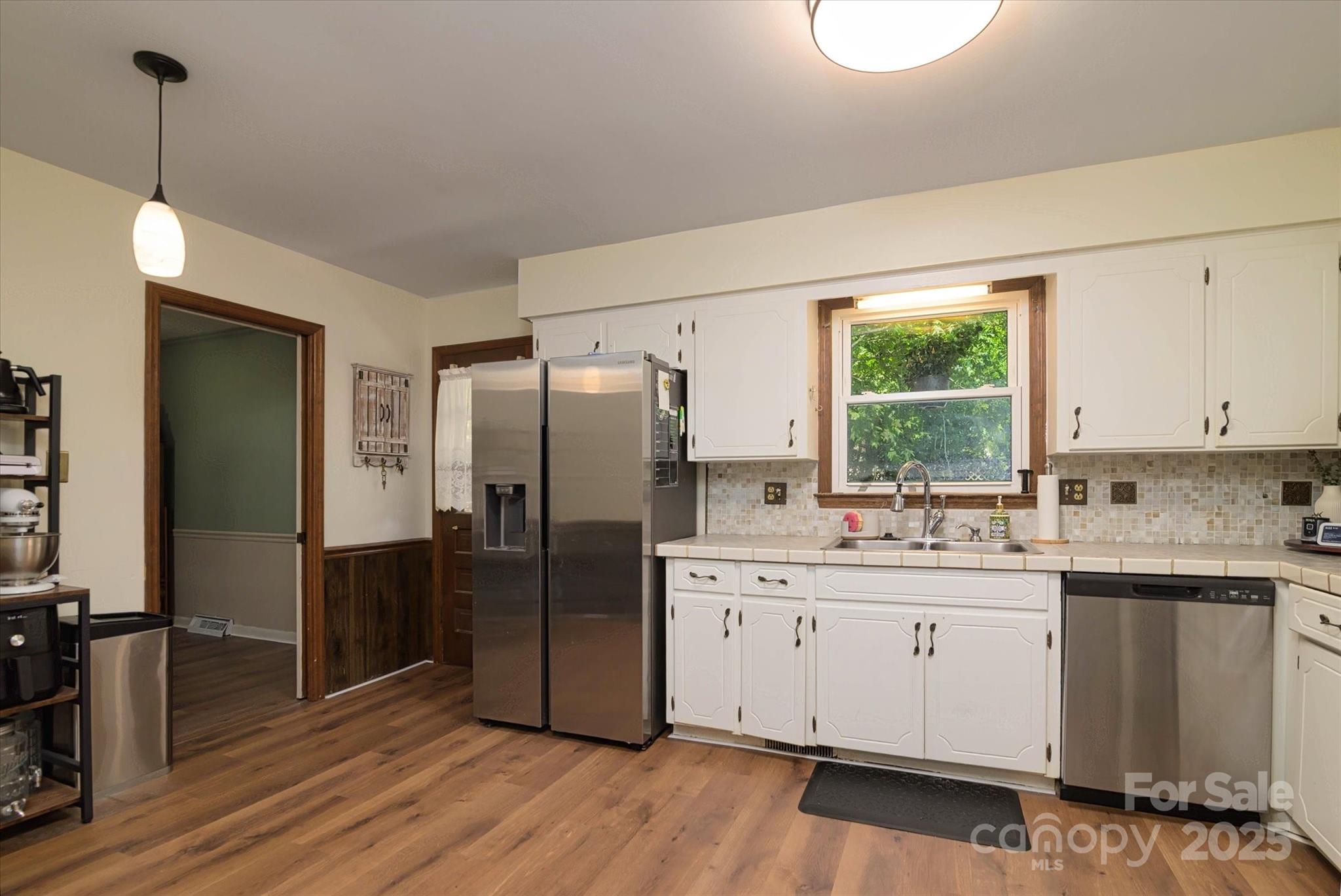 121 Pelham Lane Property Photo 8