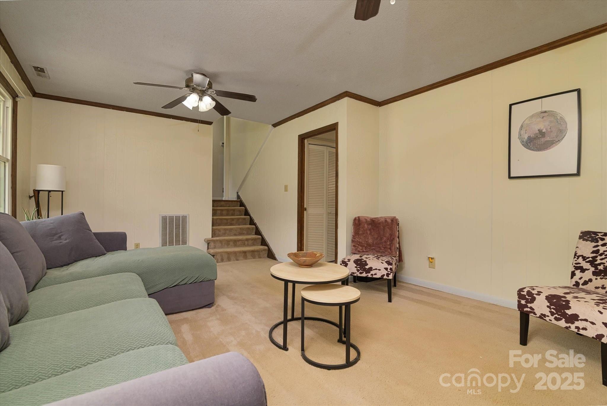 121 Pelham Lane Property Photo 12