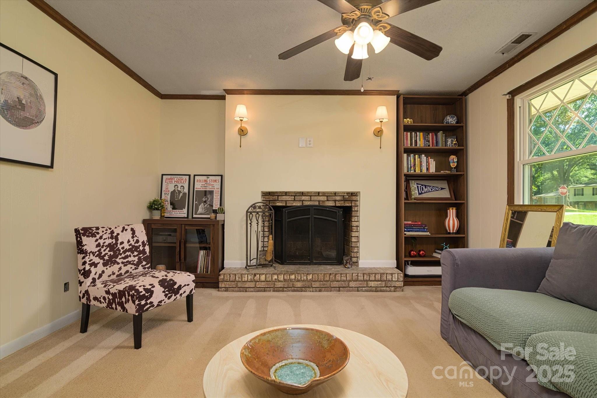 121 Pelham Lane Property Photo 13