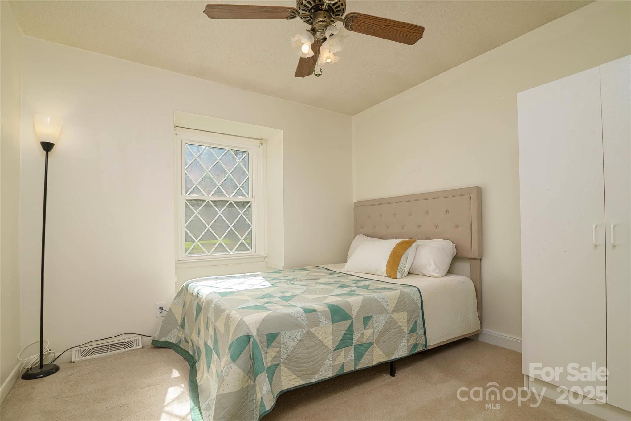 121 Pelham Lane Property Photo 22