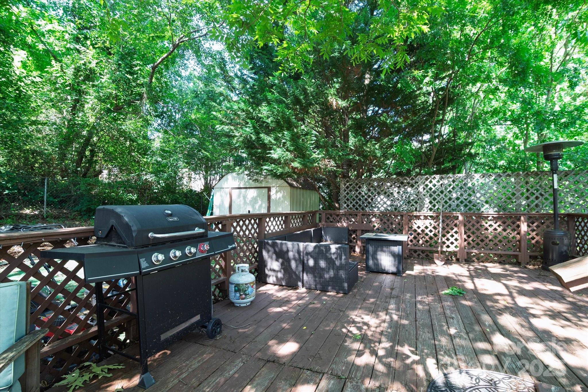 121 Pelham Lane Property Photo 24