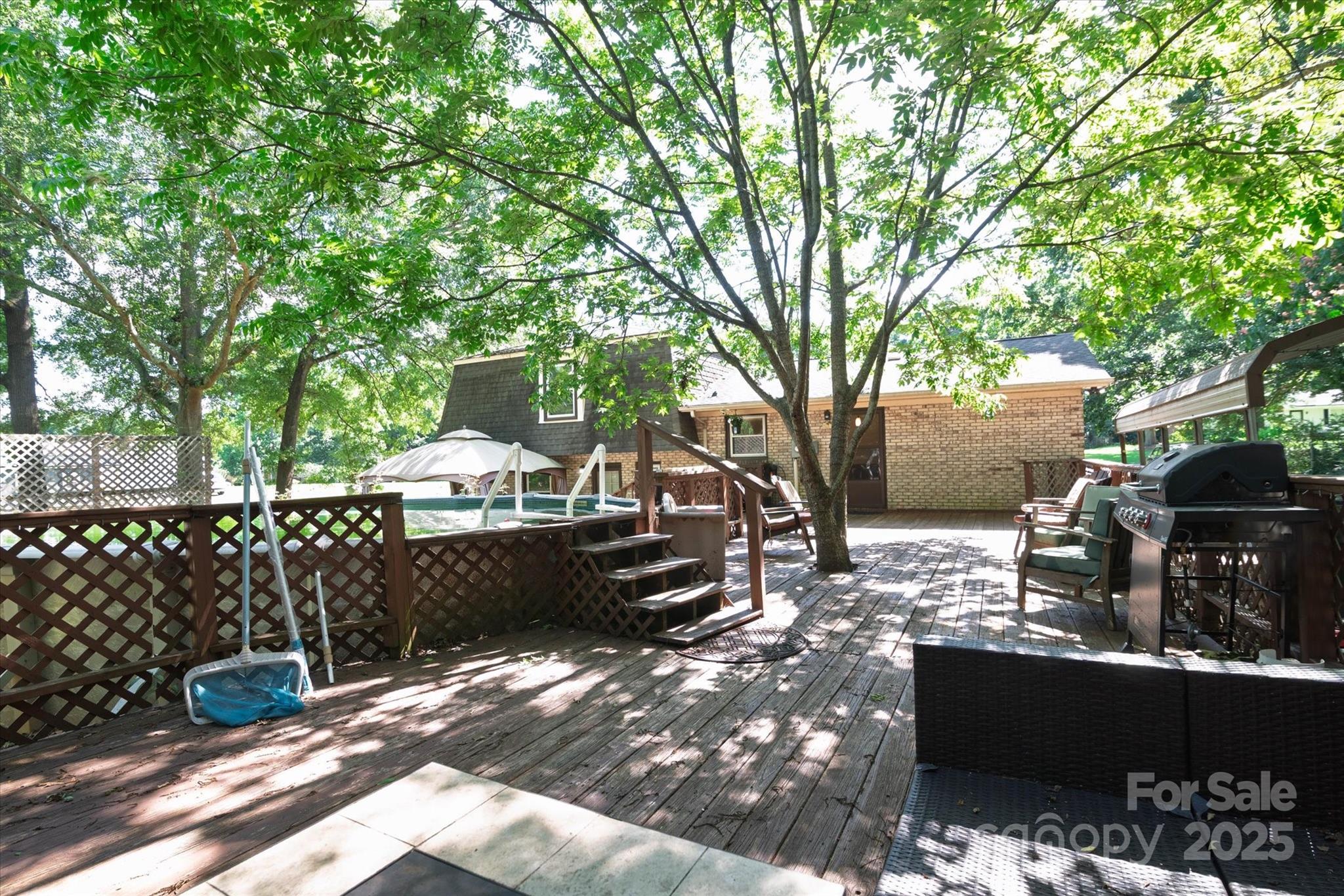 121 Pelham Lane Property Photo 25