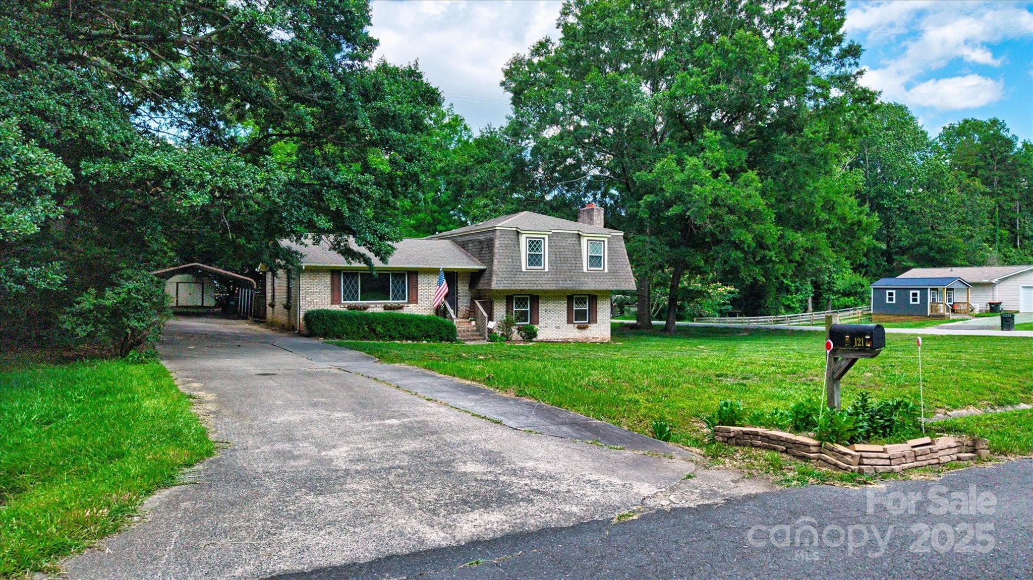 121 Pelham Lane Property Photo 31