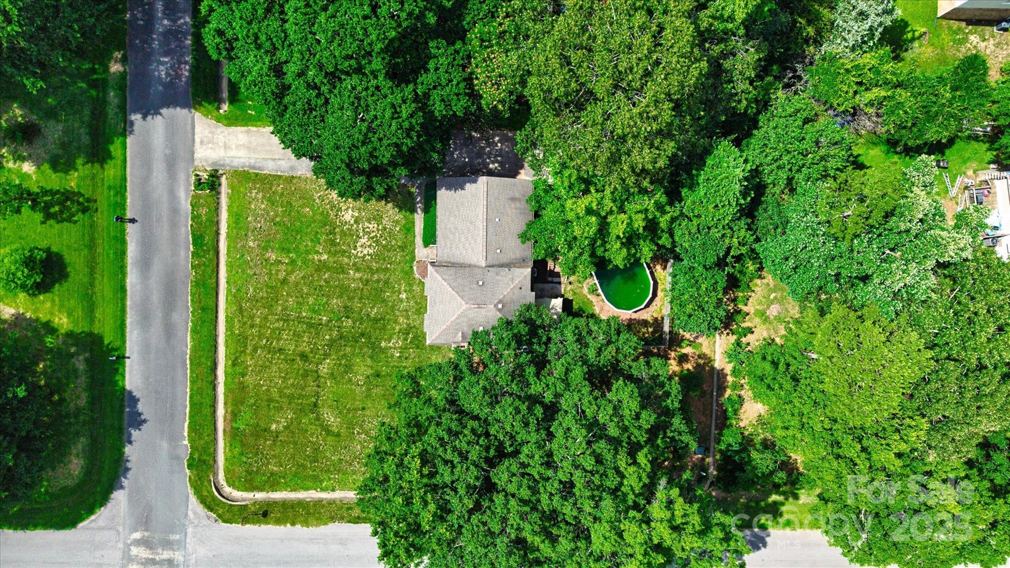 121 Pelham Lane Property Photo 35