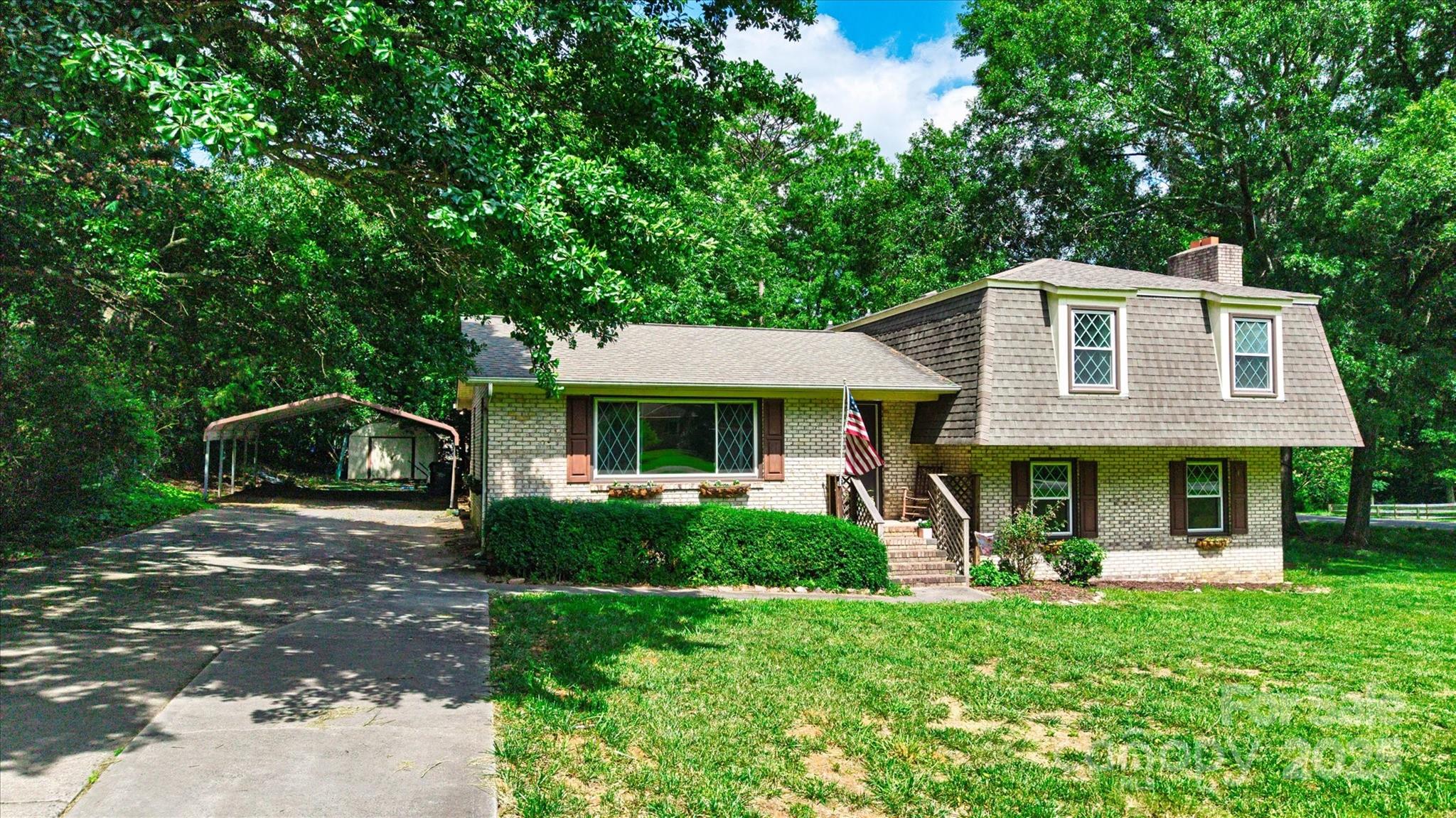 121 Pelham Lane Property Photo 36