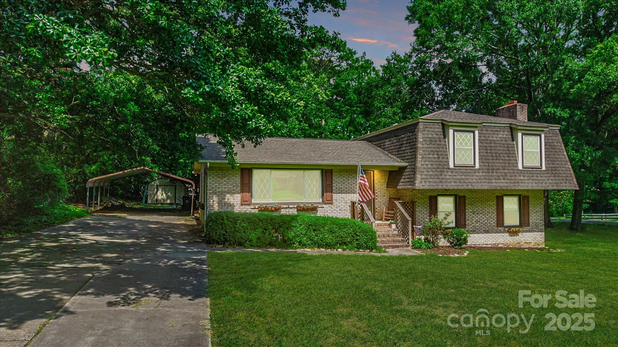 121 Pelham Lane Property Photo 37