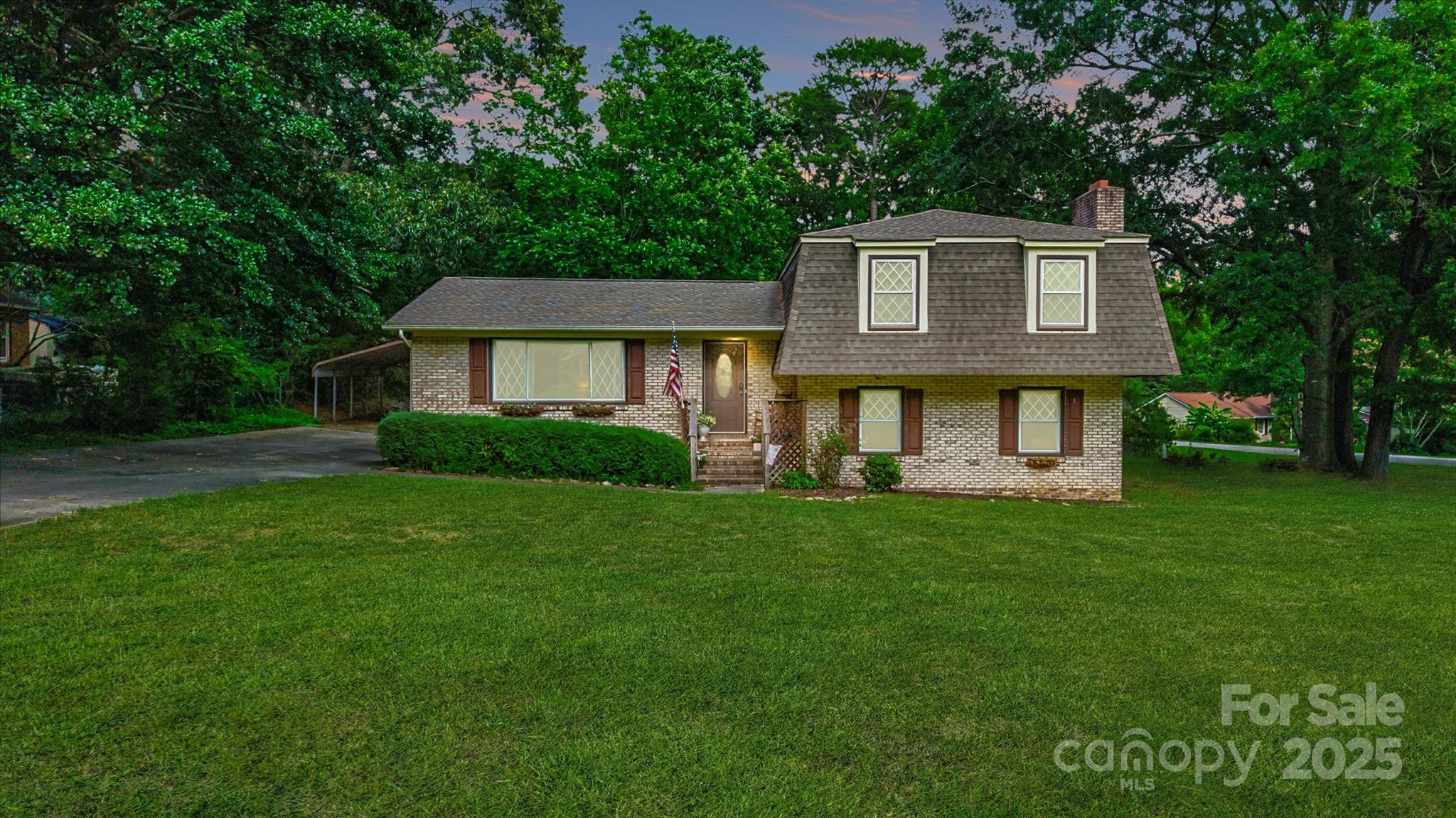 121 Pelham Lane Property Photo 38