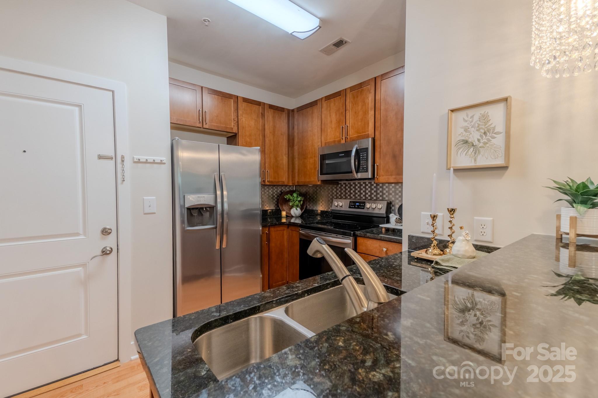 630 Calvert Street 1110 Property Photo 1