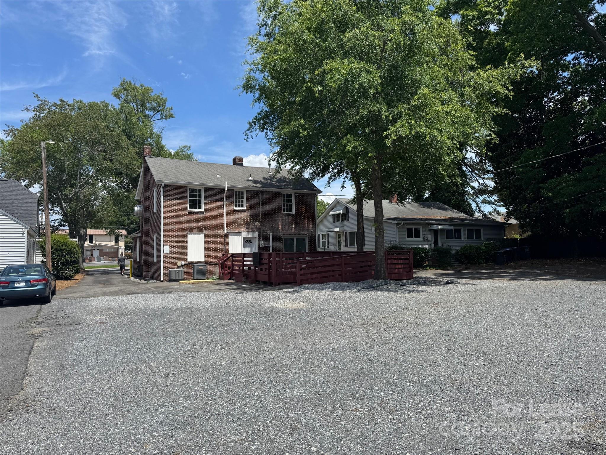 1051 Oakland Avenue Property Photo 3