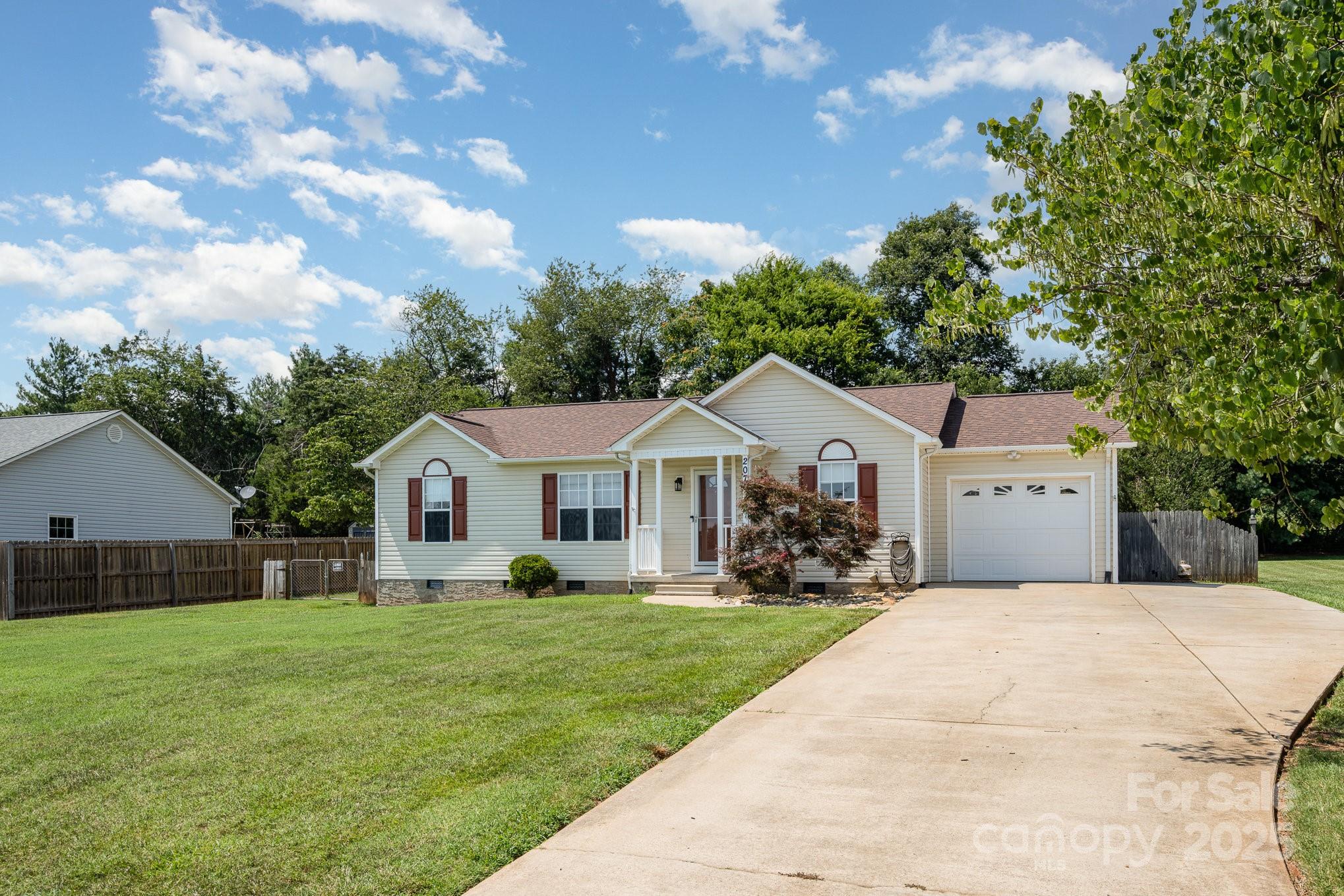 2070 Rocketts Way Property Photo 3