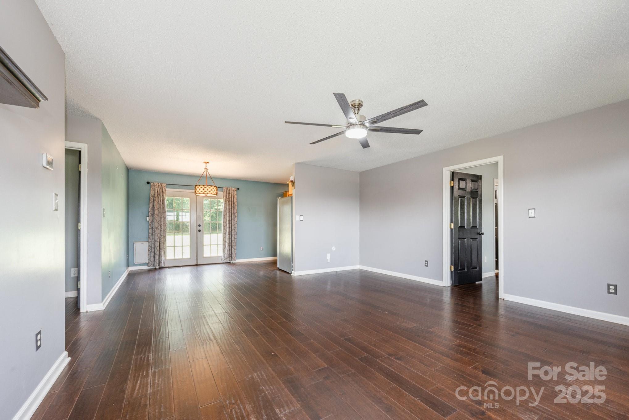 2070 Rocketts Way Property Photo 5