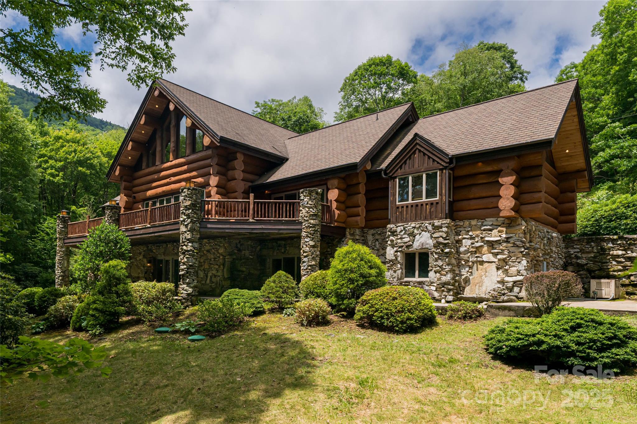 303 Flying Hawk Trail Property Photo 1