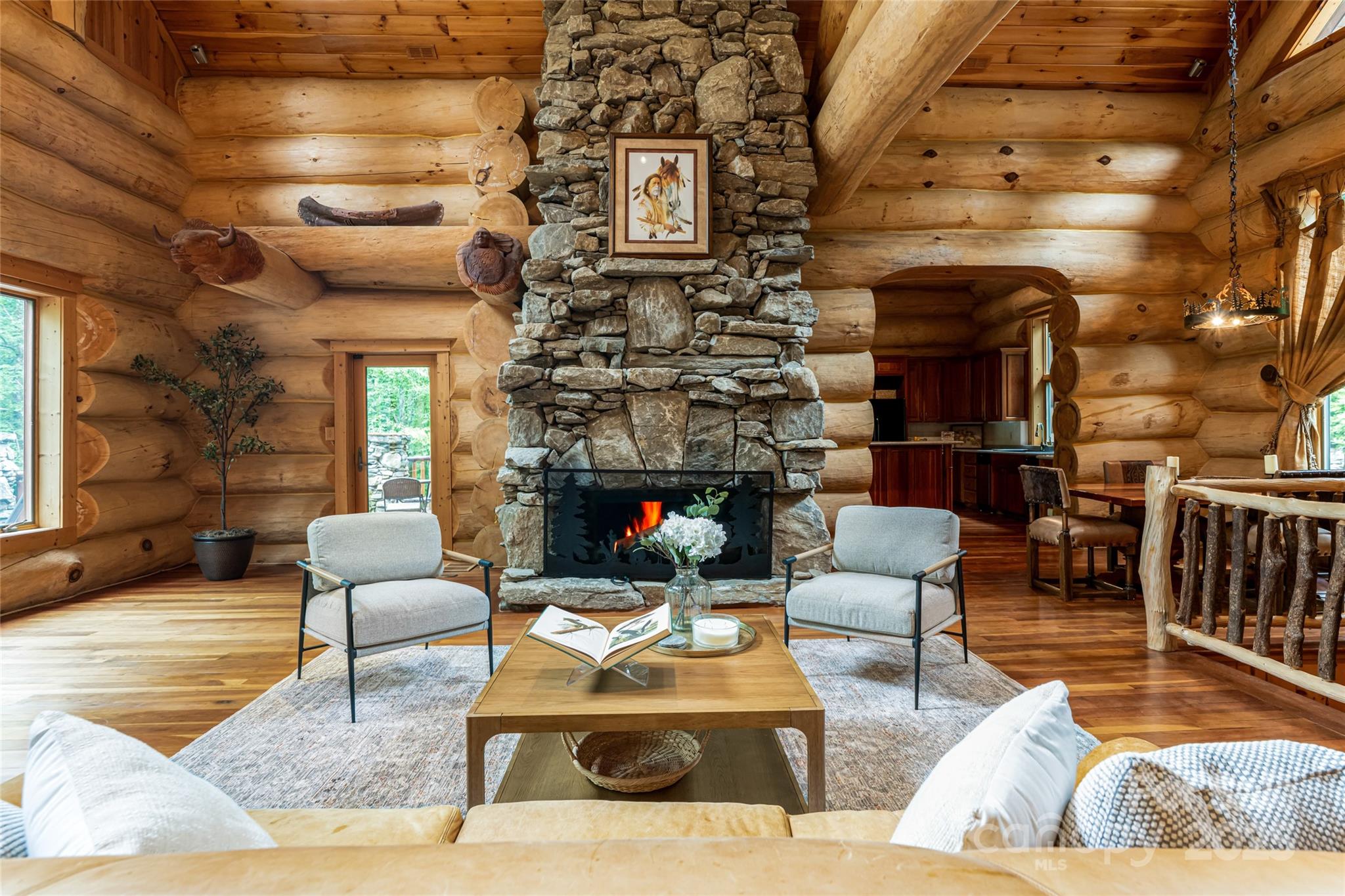 303 Flying Hawk Trail Property Photo 4