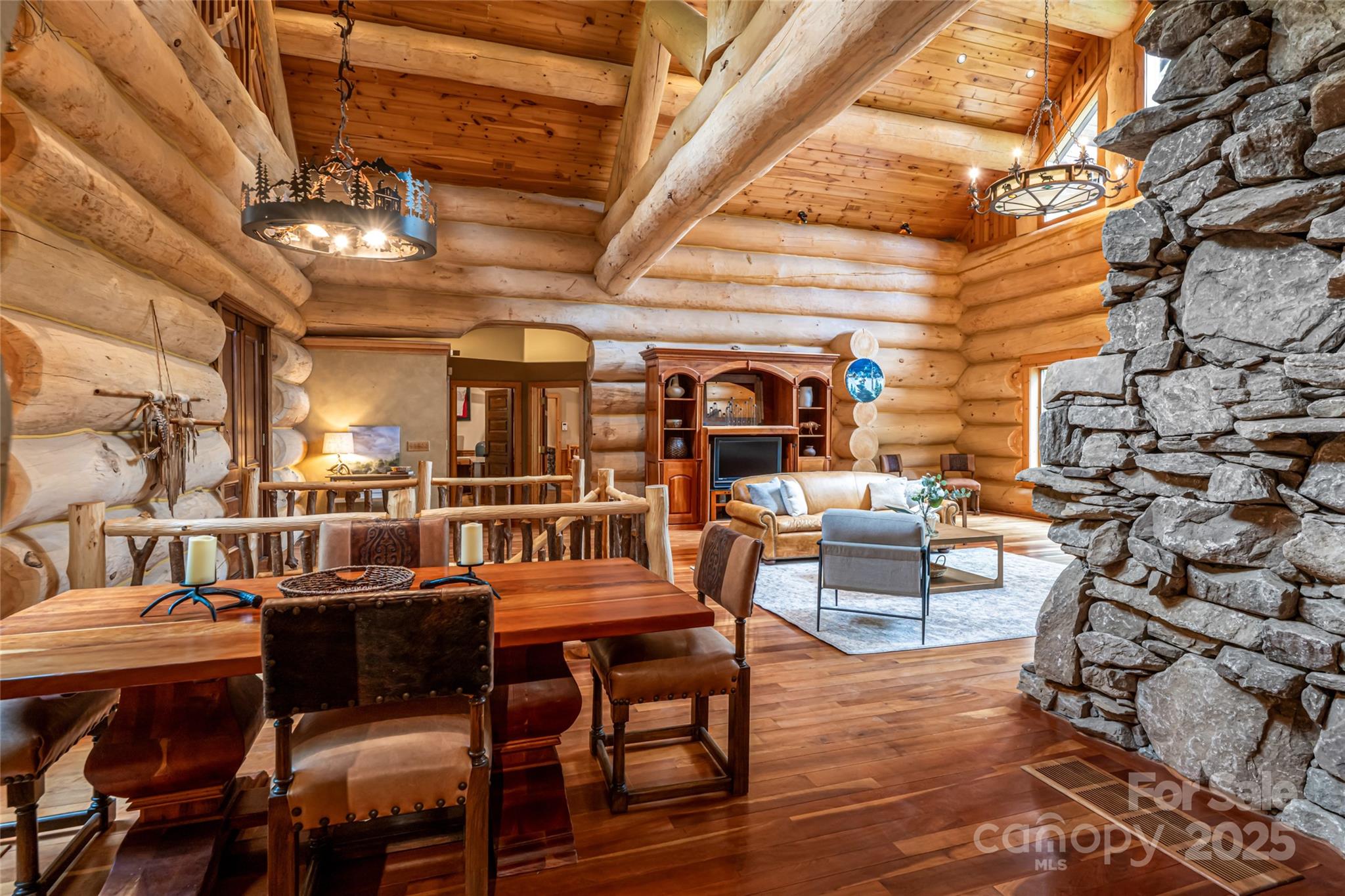 303 Flying Hawk Trail Property Photo 15
