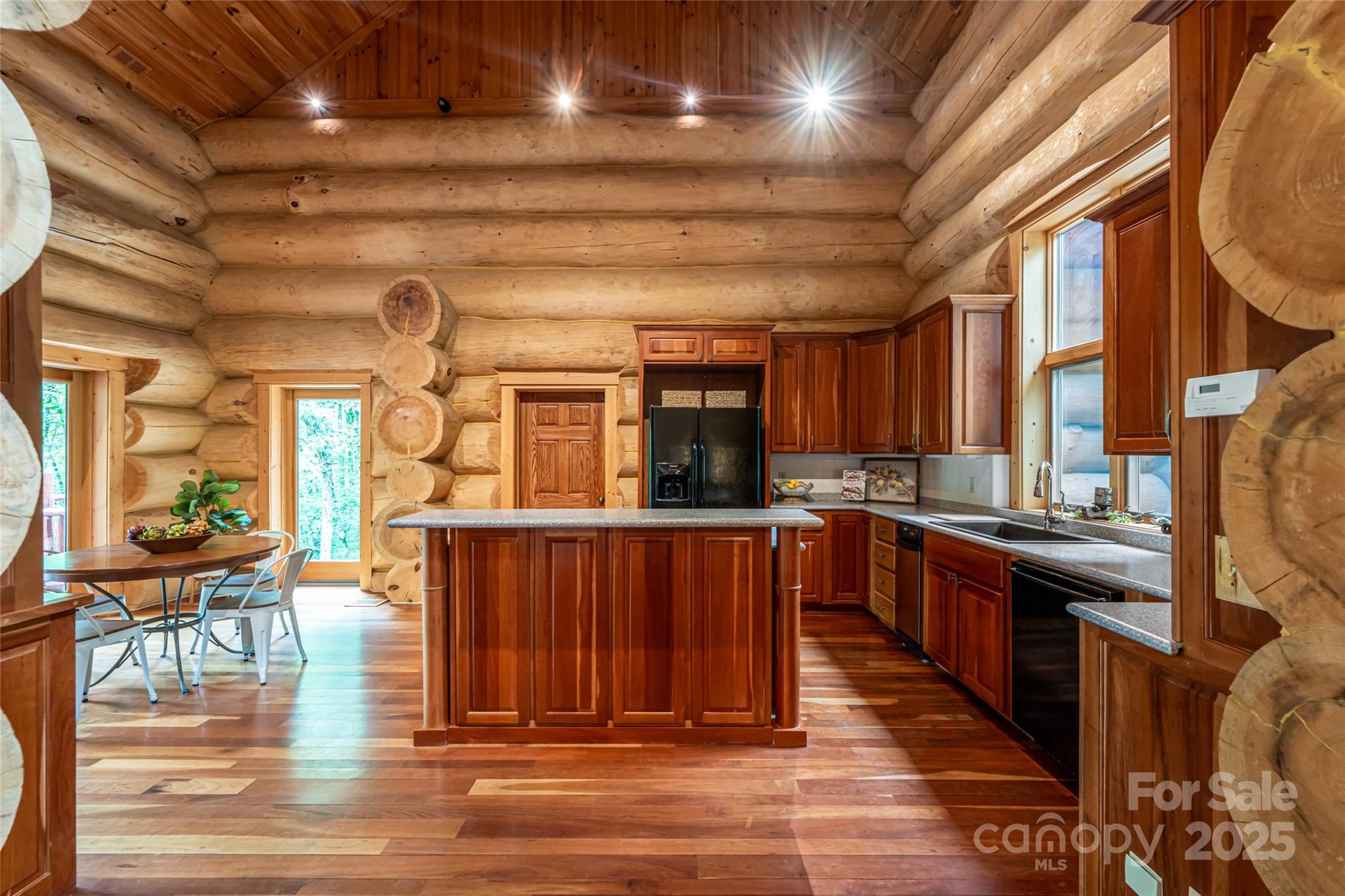 303 Flying Hawk Trail Property Photo 16